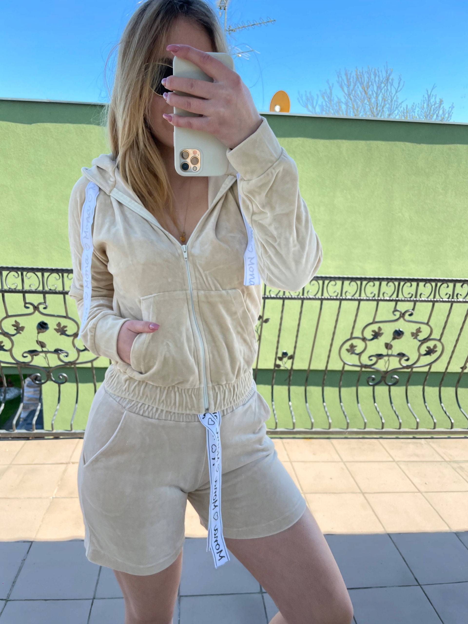 Velurový Komplet Mikina A Šortky Béžová Mona Xs/s