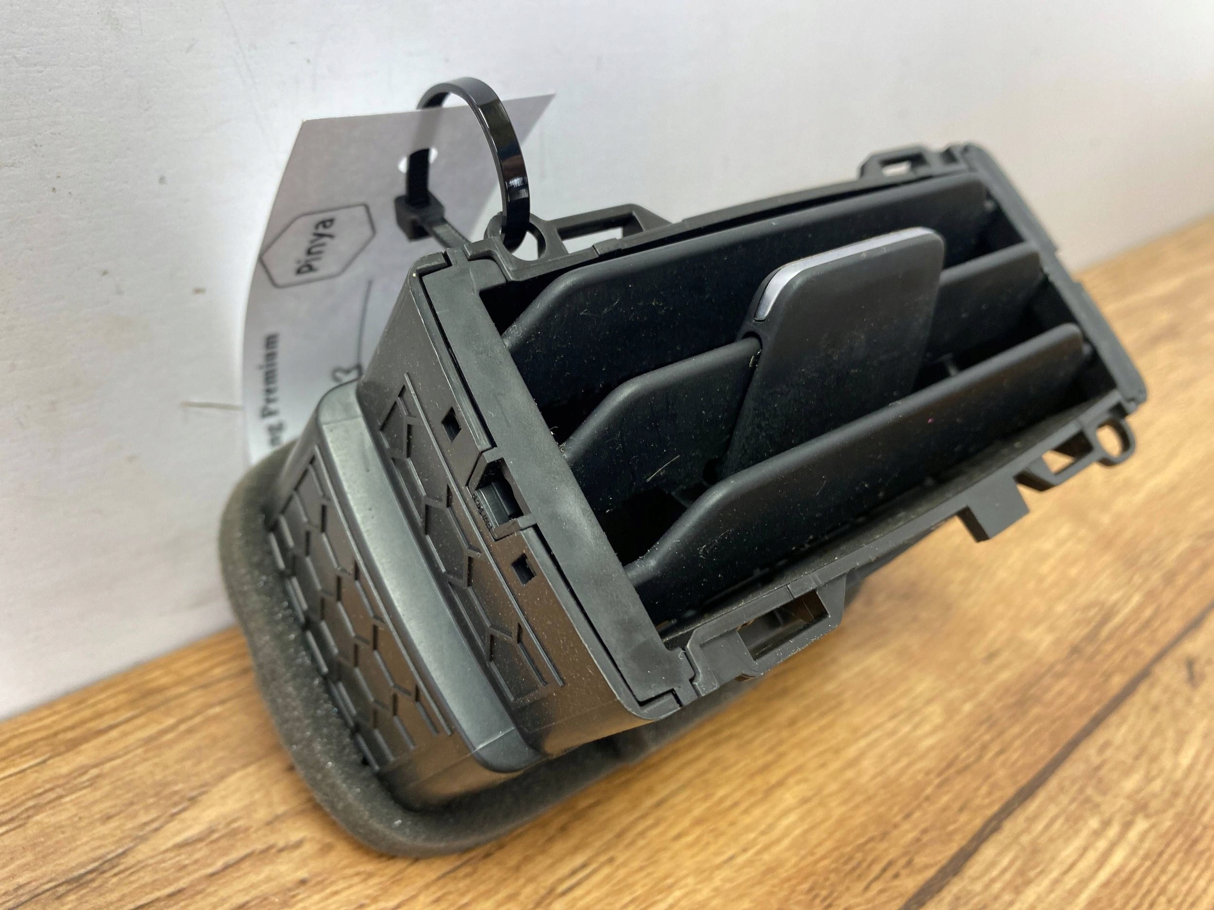 frame kratki air conditioning devices right Ford Mustang VII MK7 S650 2024+
