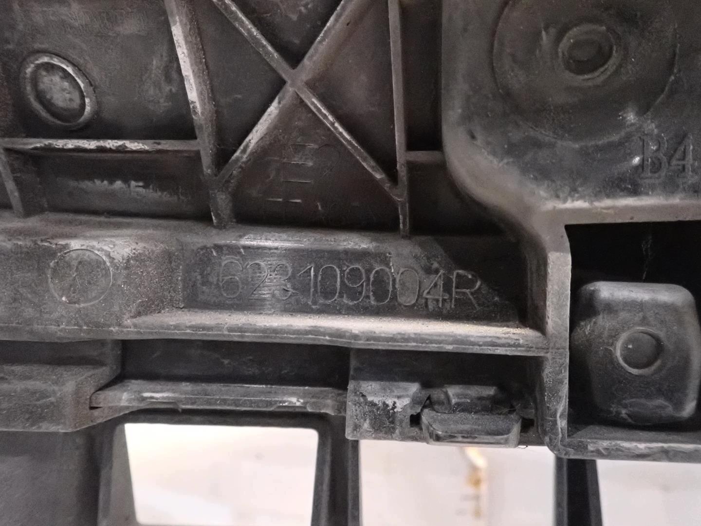 Grill RENAULT MASTER IV 2019- 623109004
