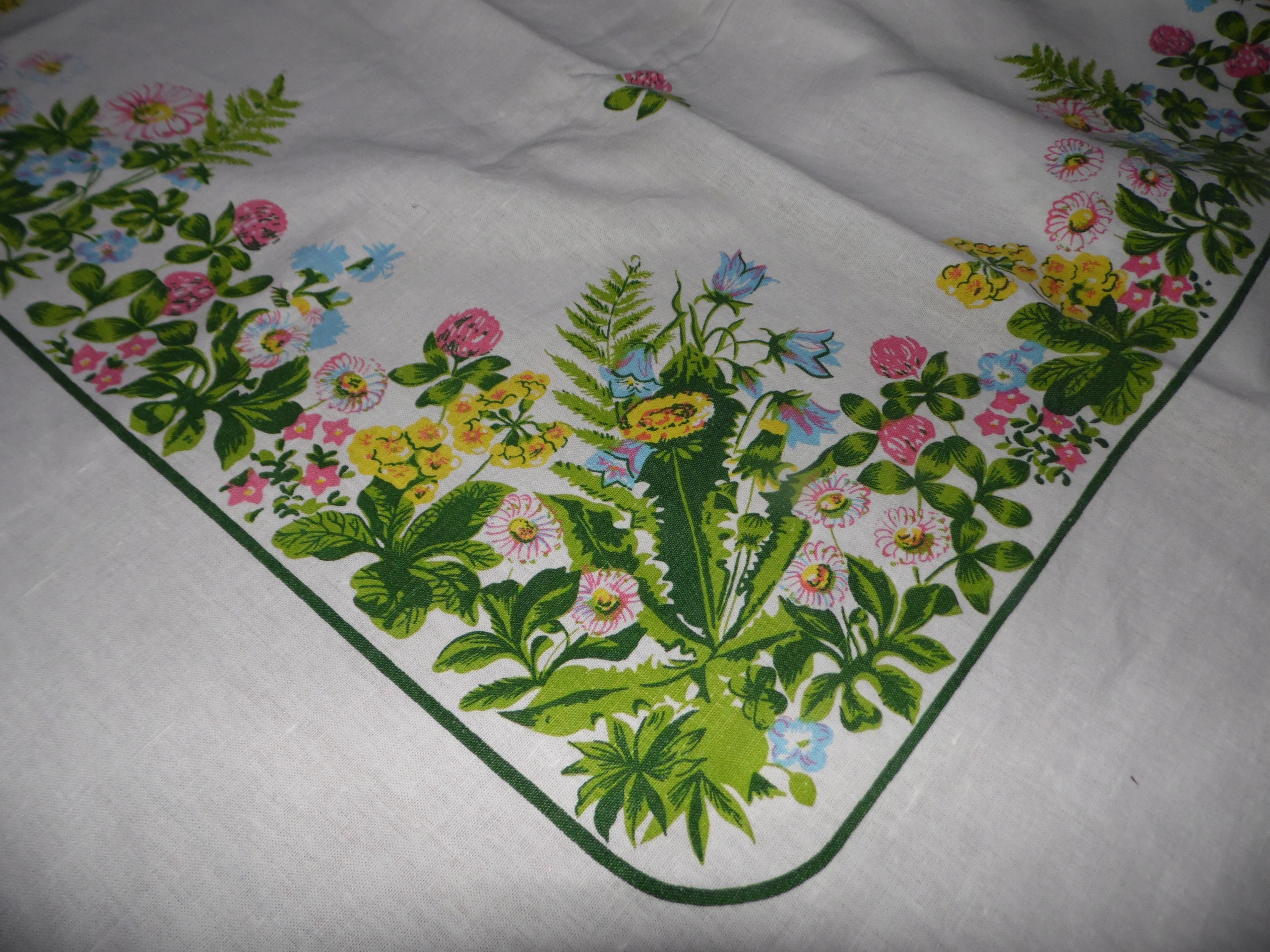 DUŻY MALOWANY OBRUS , KWIATY POLNE