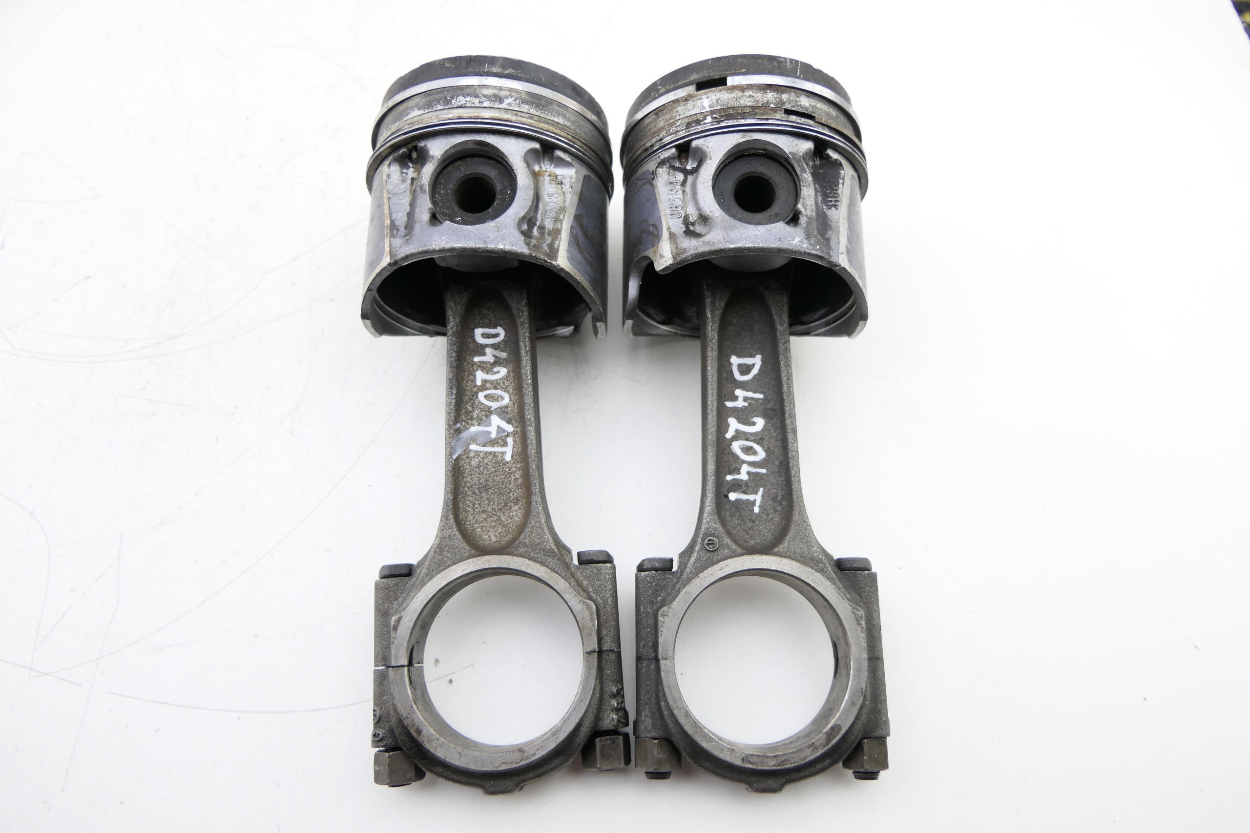 D4204T5 82L175 - Поршень шатун VOLVO S40 II V50 C30 2.0 D 136KM