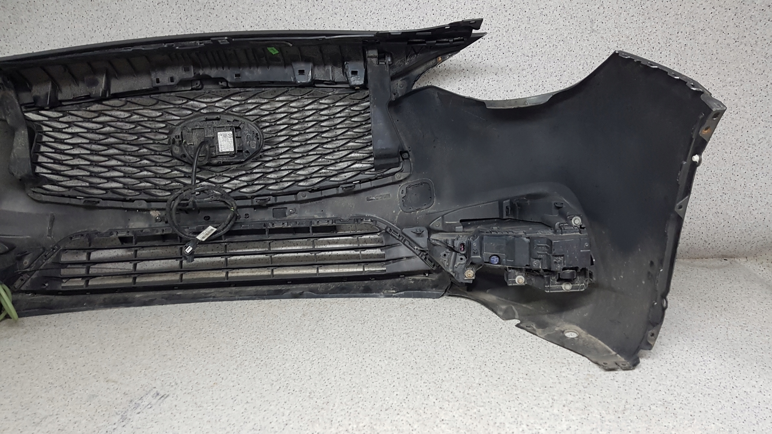 INFINITI Q30 Q 30 2015 - bumper front 2418