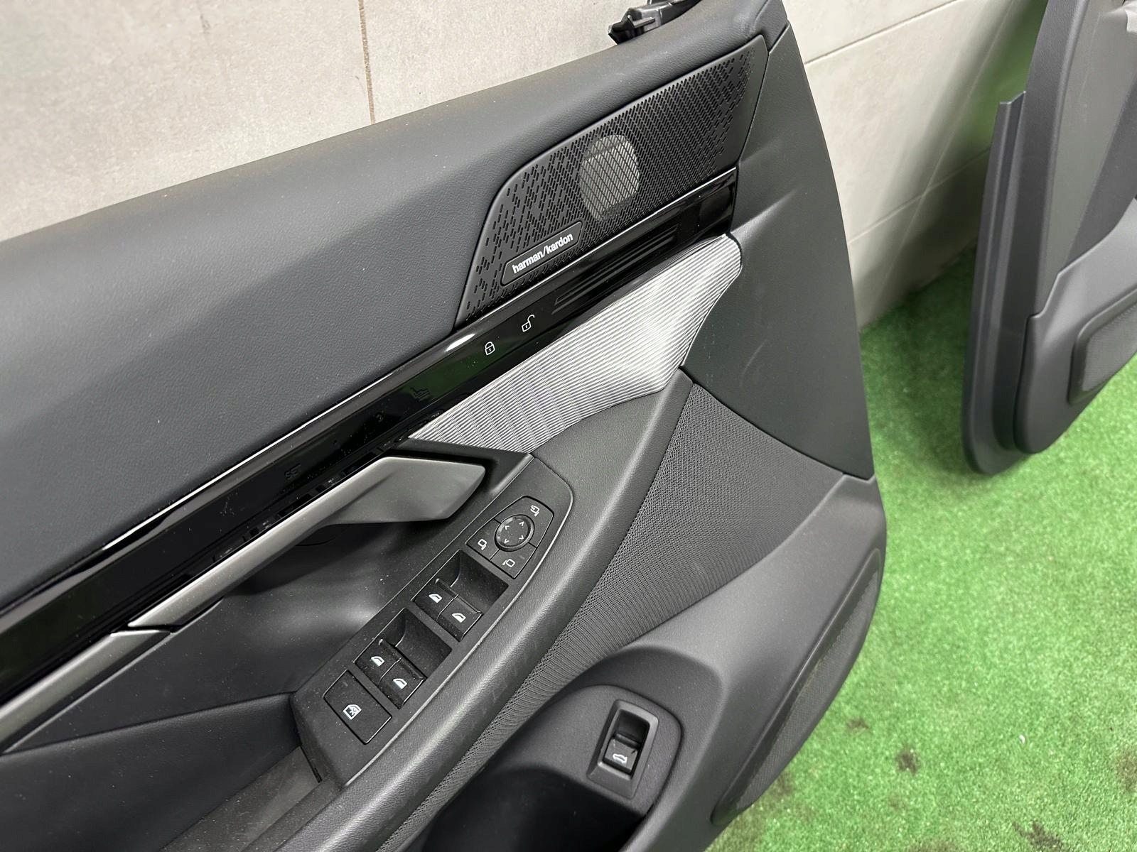 BMW 5 G60 the centre upholstery seats TUNEL seat side leather m-packet