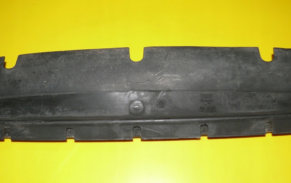 steering wheel, intake air radiator DOL lower AUDI A8 D2 94-98 4D0121333