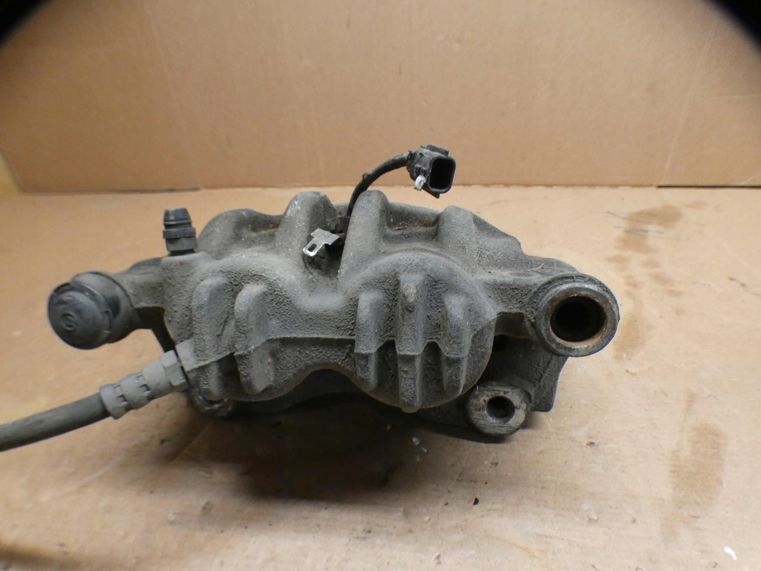 RENAULT MASTER IV caliper brake left front 410100559R