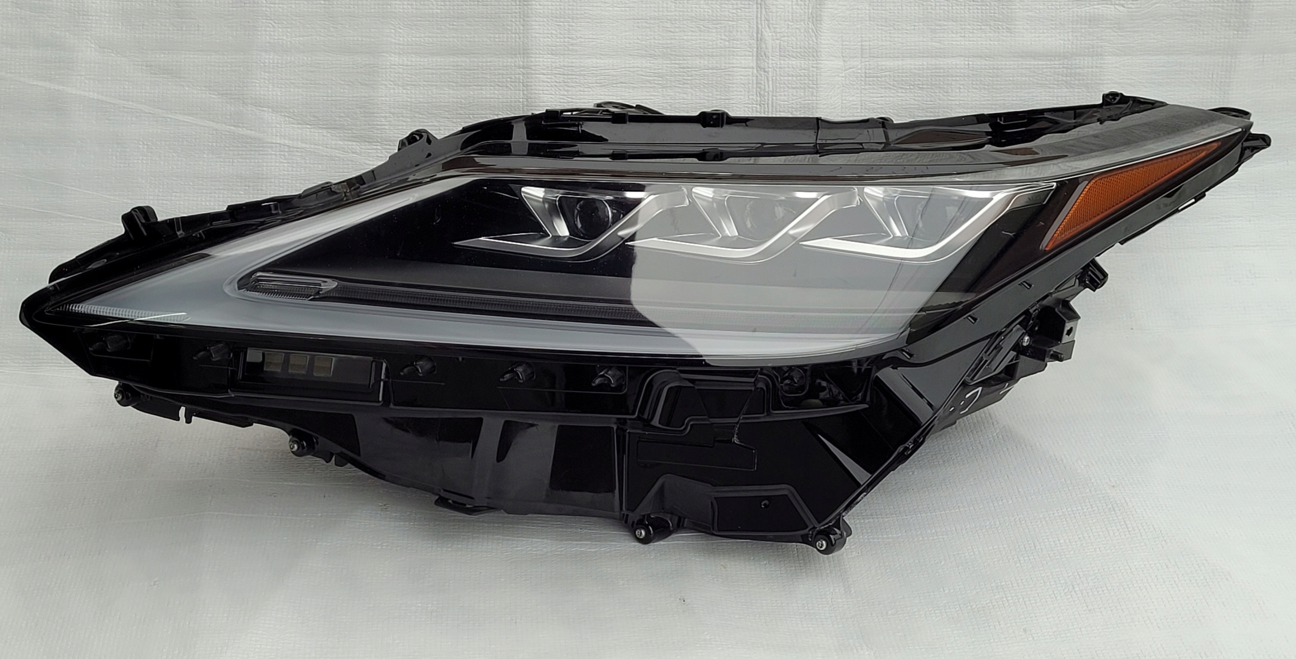 LEXUS RX IV Lift 19-22 lampa Led lewa