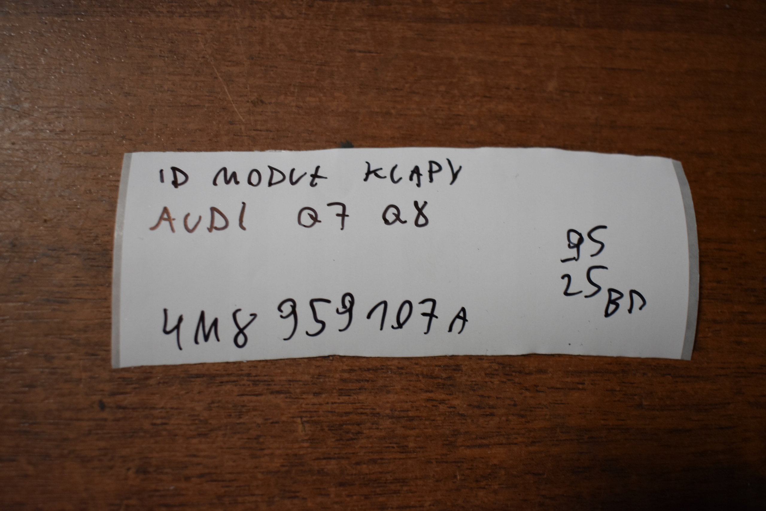 IDEALNY Module du capot AUDI Q7 Q8 1