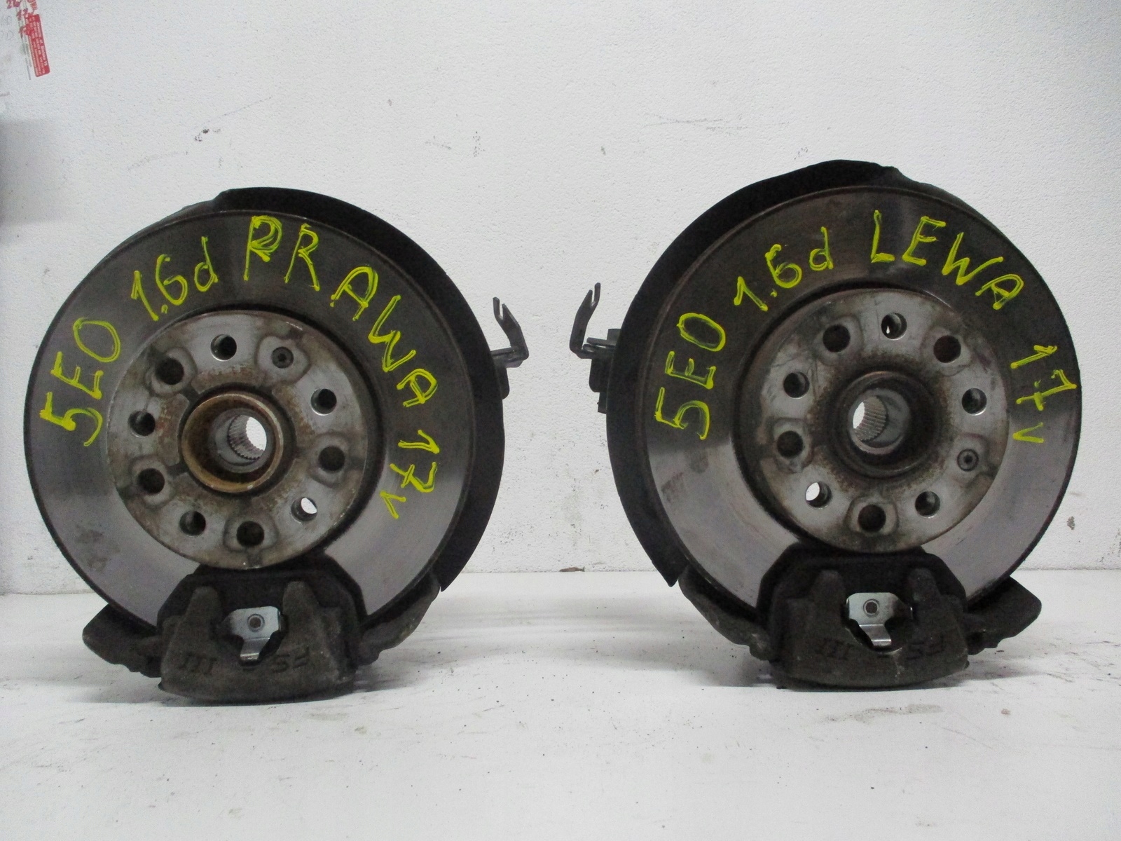 swing swings SKODA OCTAVIA 3 III 1.6TDI right left