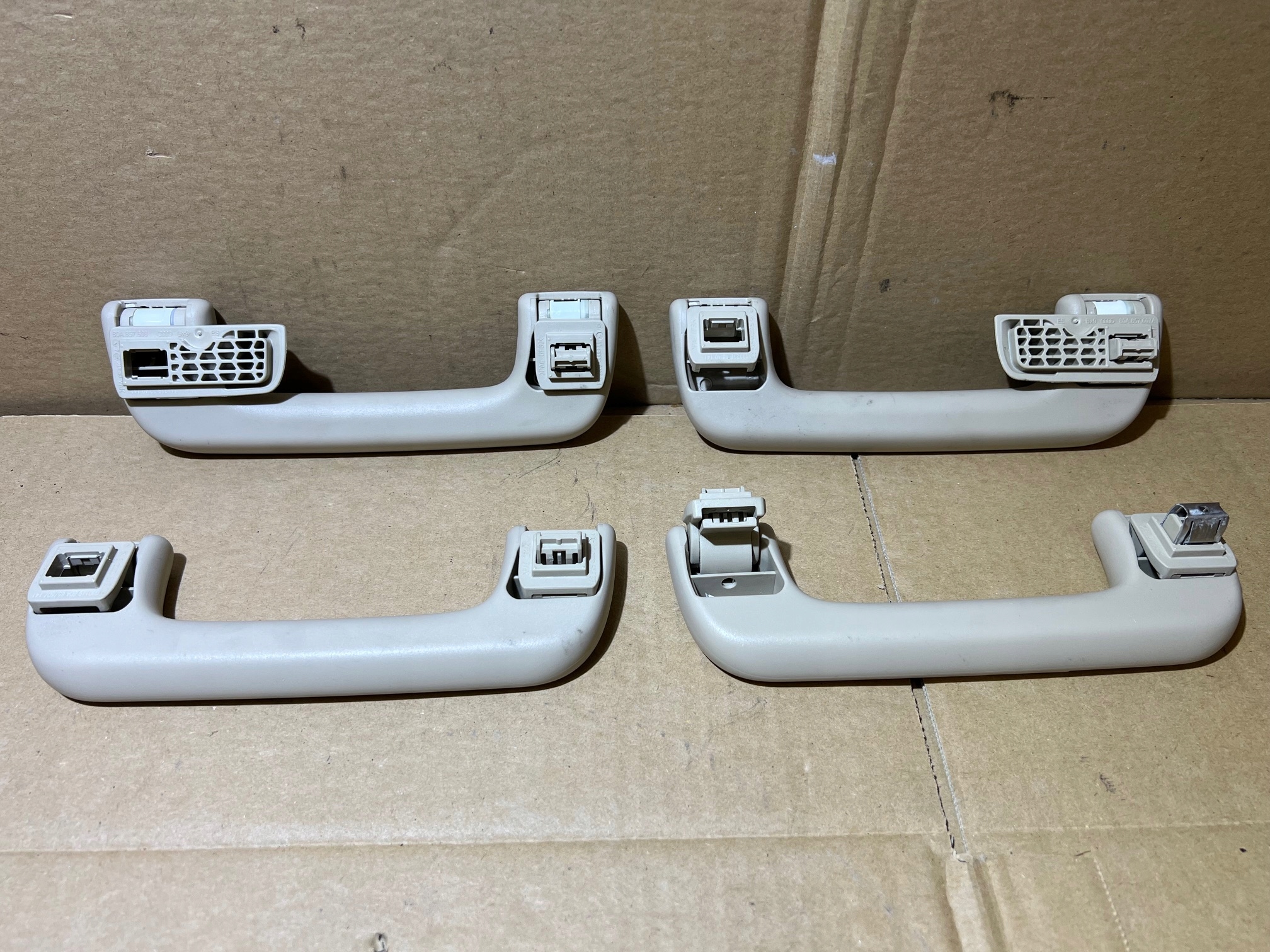 AUDI Q5 80A Handgriff Haltegriff Haltegriffe Panikgriffe Halter KOMPLET 80A857607 80A857607A