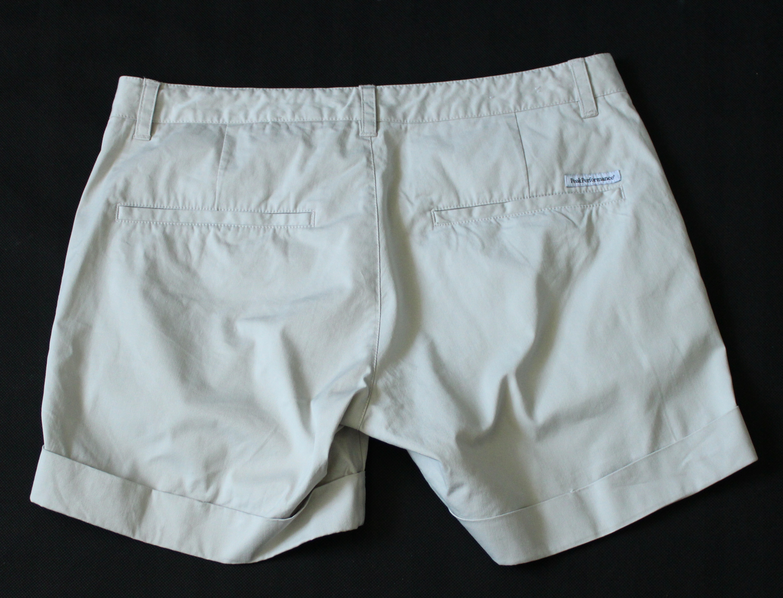 BEŻOWE SPODENKI ROZM 38/40 Marka Peak Performance