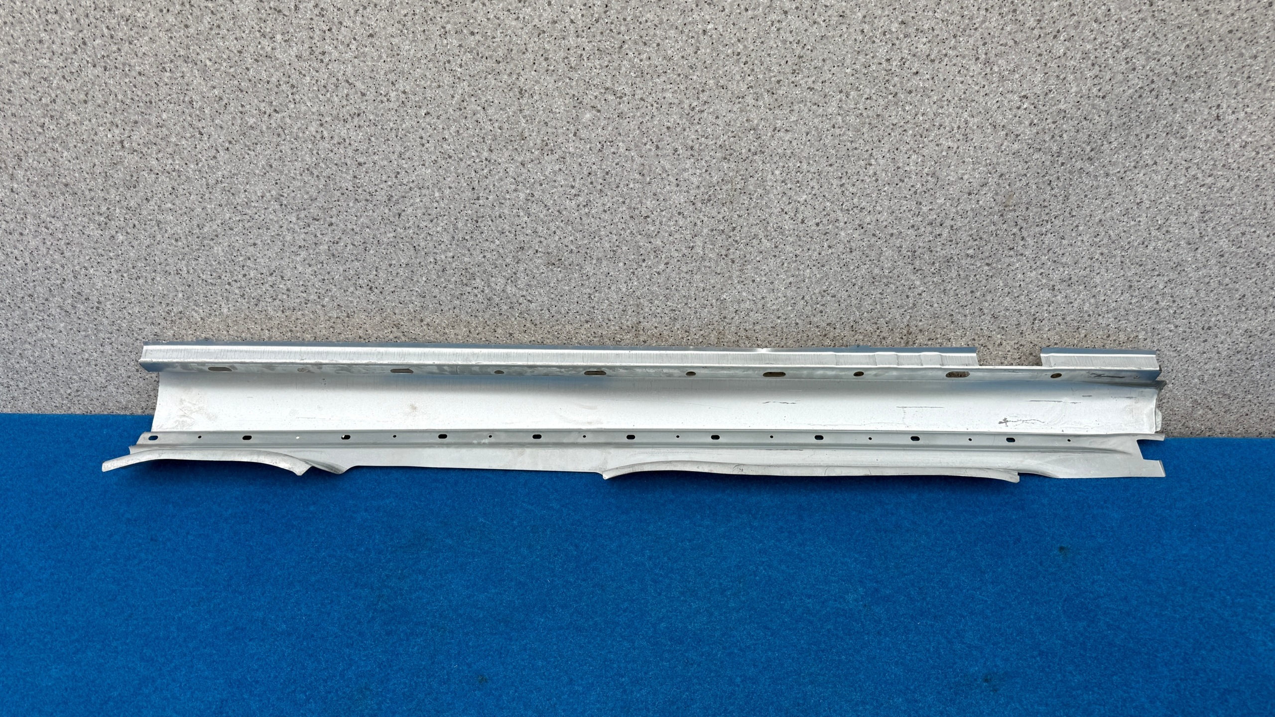 OPEL INSIGNIA A right threshold metallic side 3850104 NWBL109AJ
