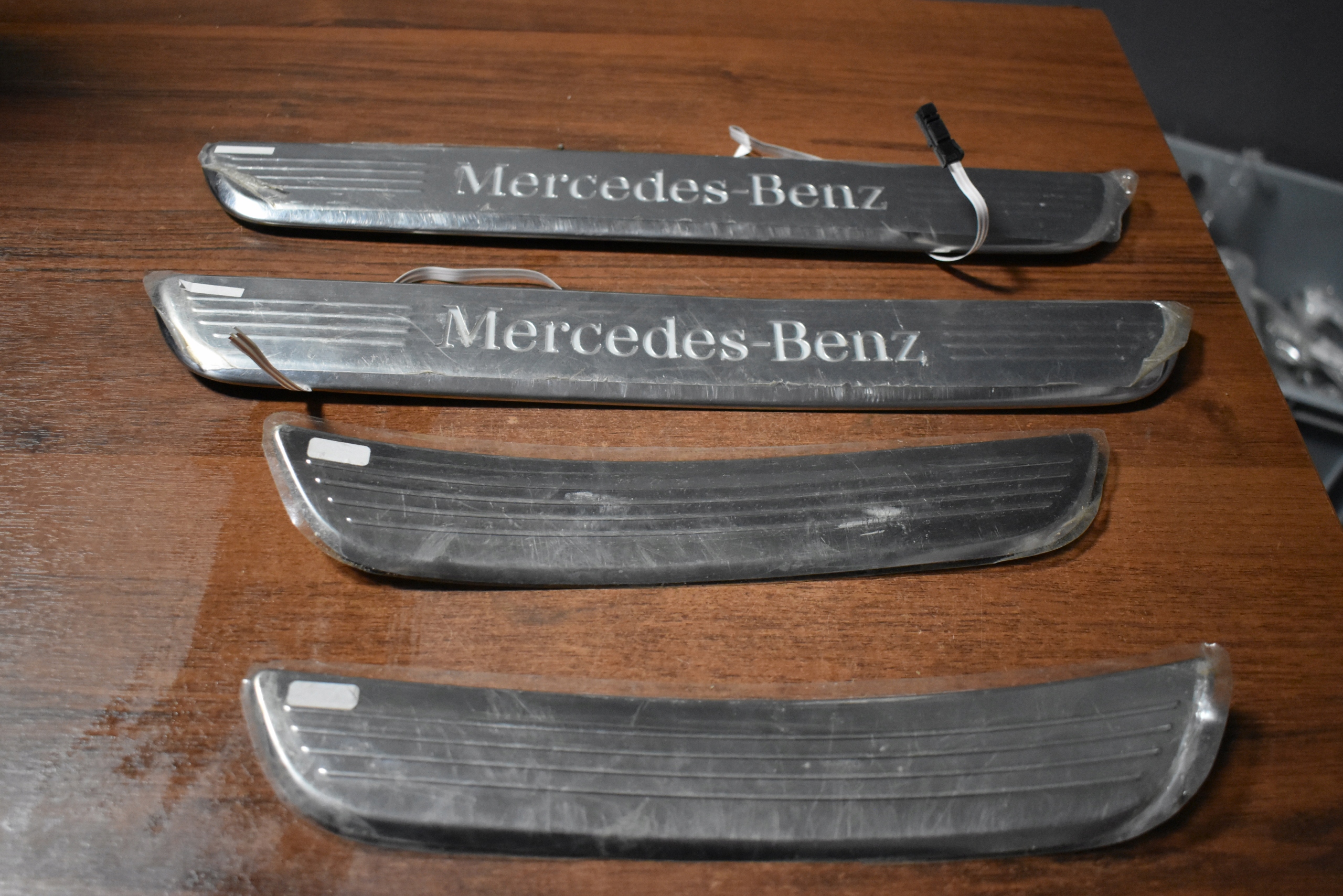 mouldings caps threshold LED MERCEDES CLS W257 1