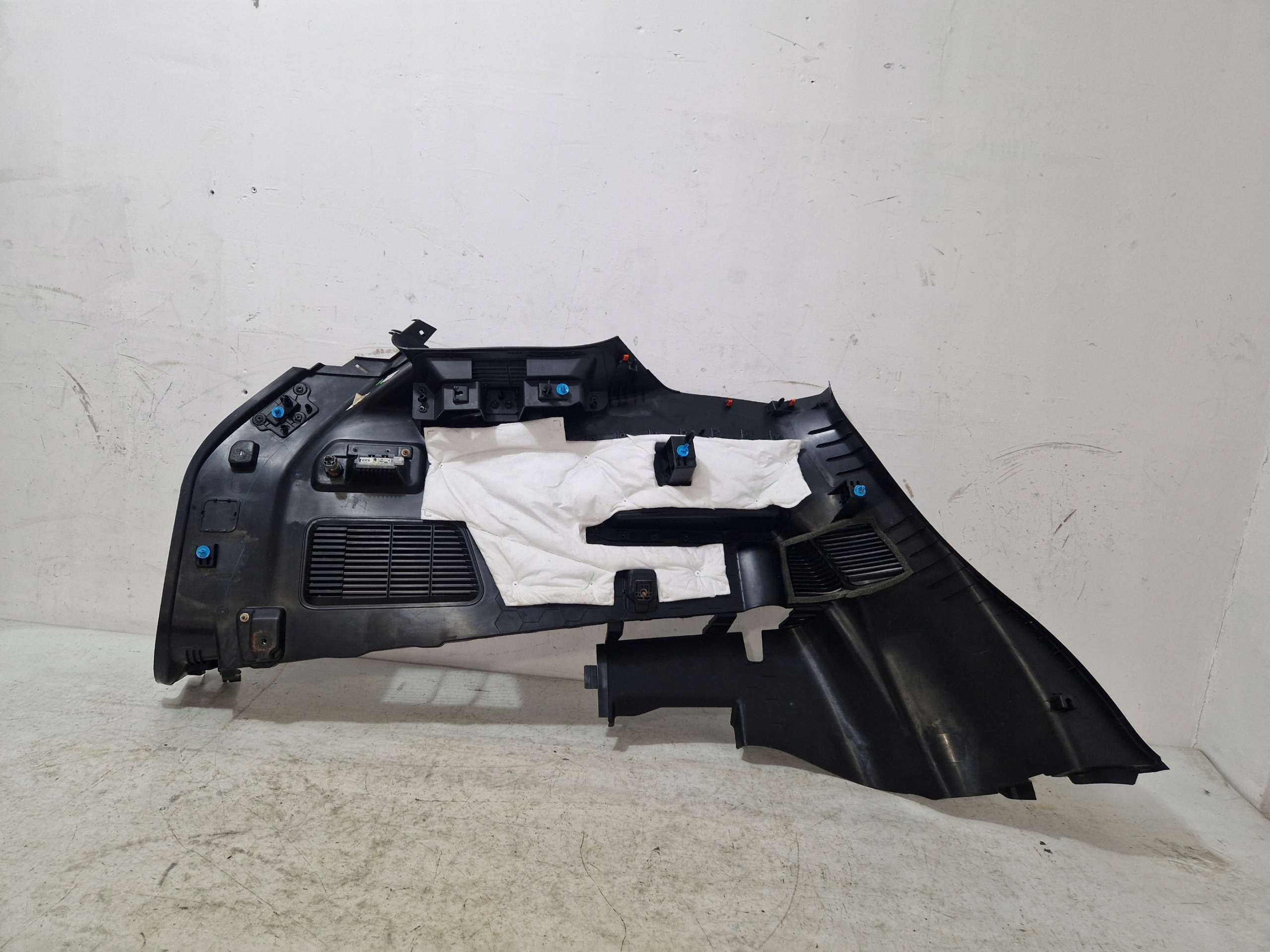 FORD EXPLORER VI MK6 20- boot upholstery rear part right LB5B-S31012
