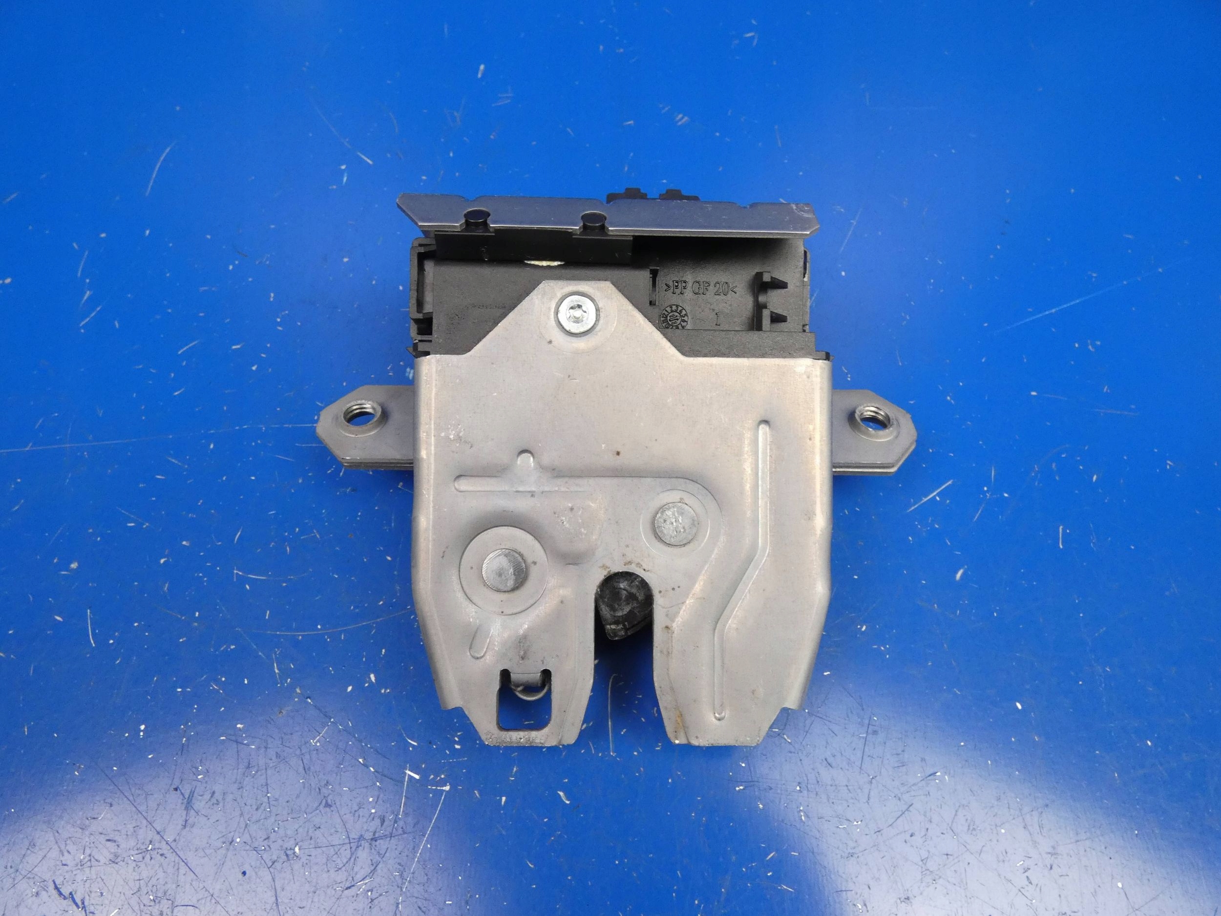 VOLVO XC60 and lock bonnet boot rear part rear