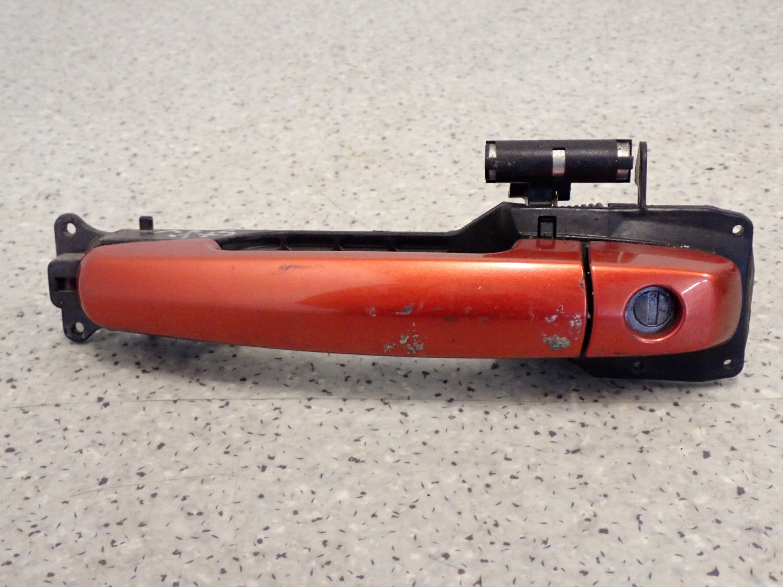 SUZUKI SX4 06 13 KLAMKA DRZWI PRZEDNIA LEWA Installation side Left front