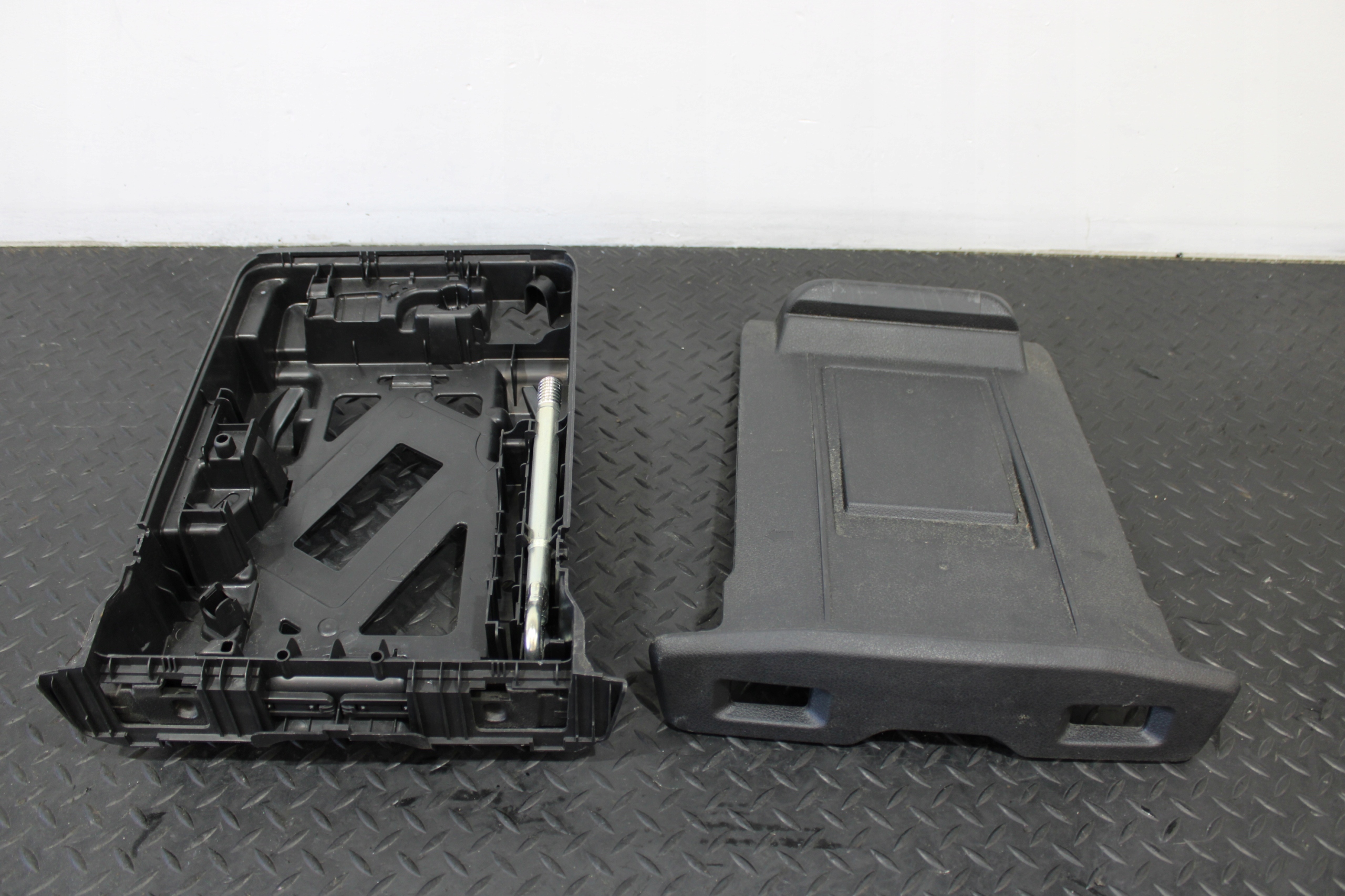 Cric CITROEN SPACETOURER 3 III 9811866680