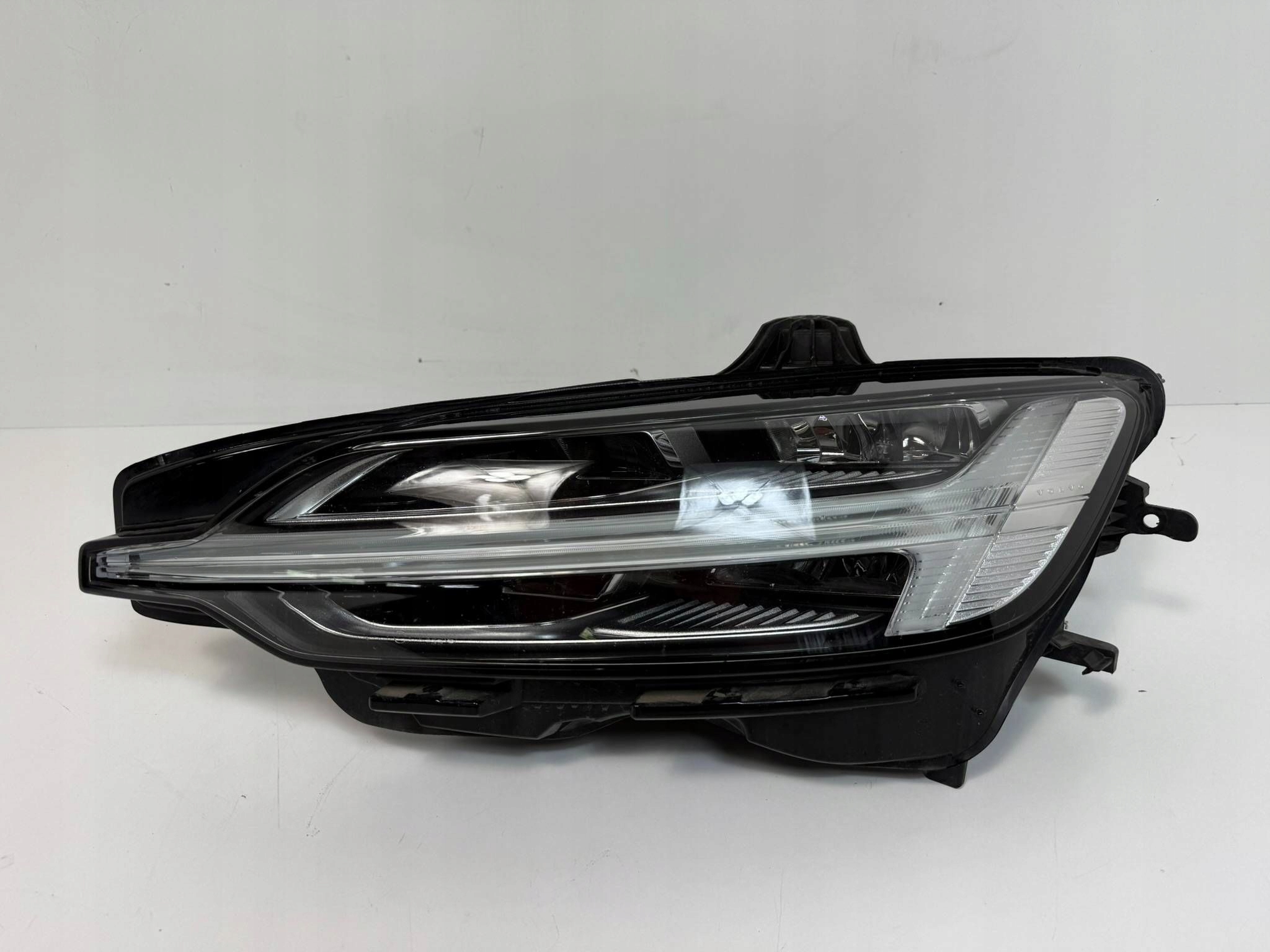Volvo V60 II left light front 32338001 FULL LED ACTIV High Beam System