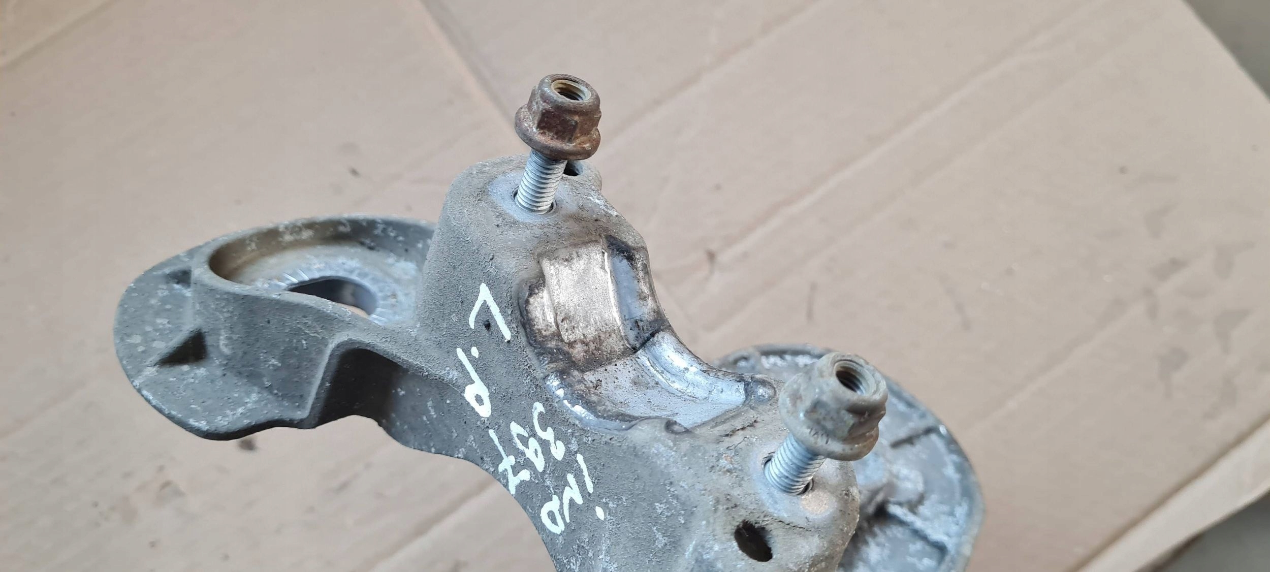 A6 C6 LIFT bracket holder holder of the engine left front 2.0 TDI 4F0199351AG