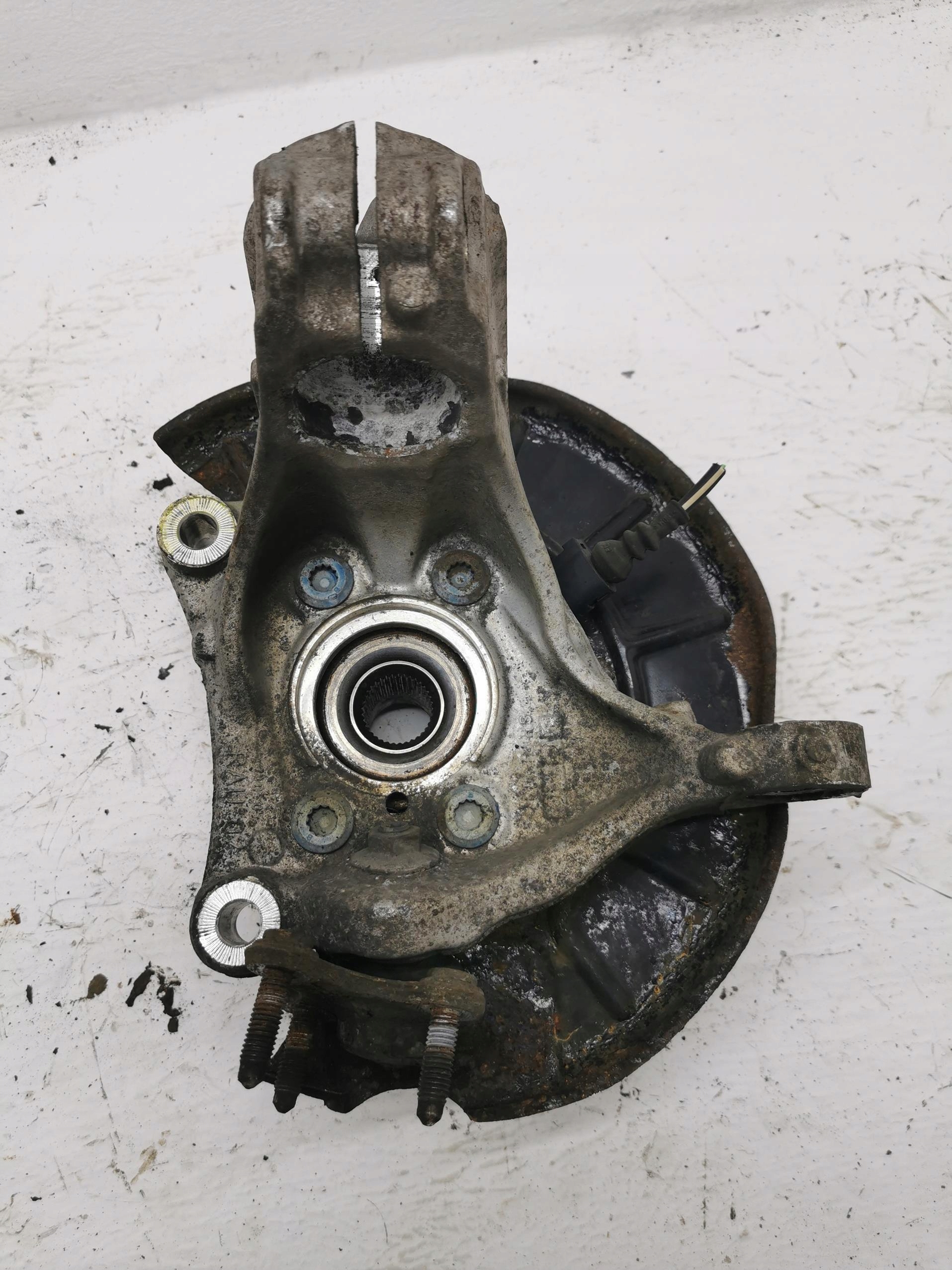 swing of the pivot right front VW PASSAT CC 08-16