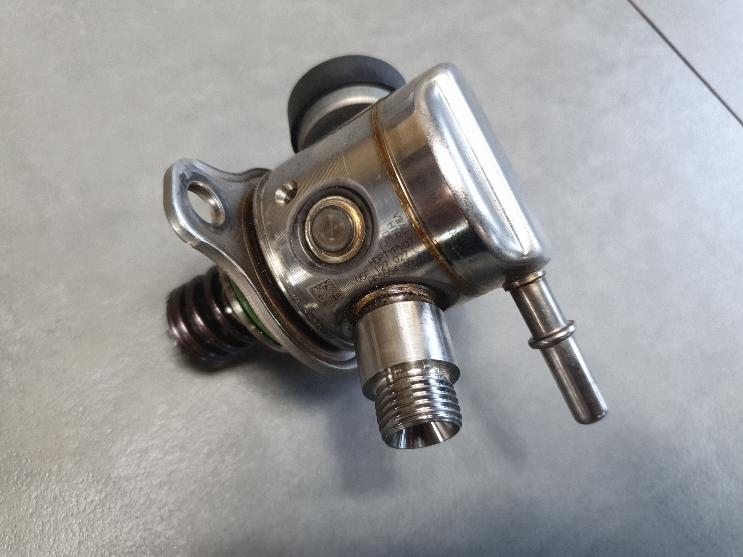 Audi A3 8Y 1.5 injection pump 05E127027L