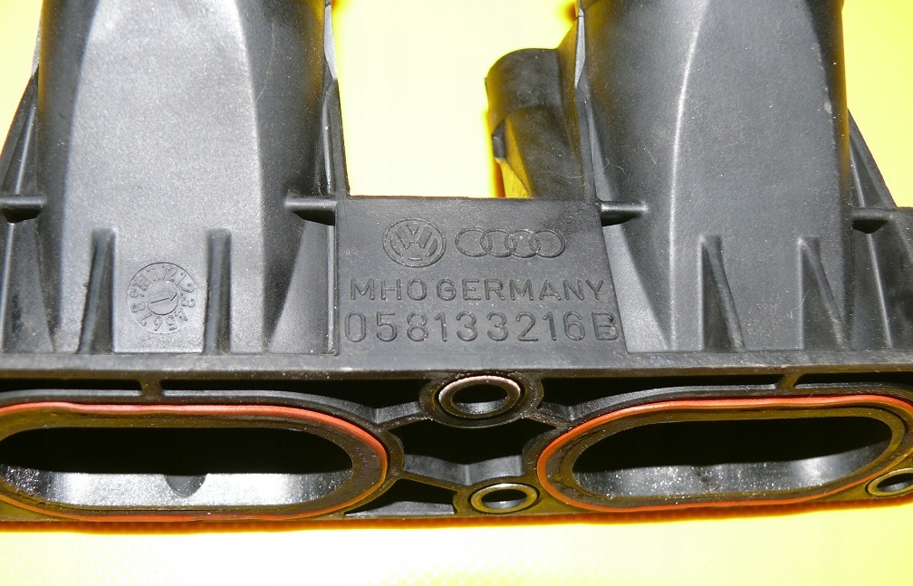 intake manifold AUDI A4 B5 1.8 B 20V 125KM 94-01 058133216B