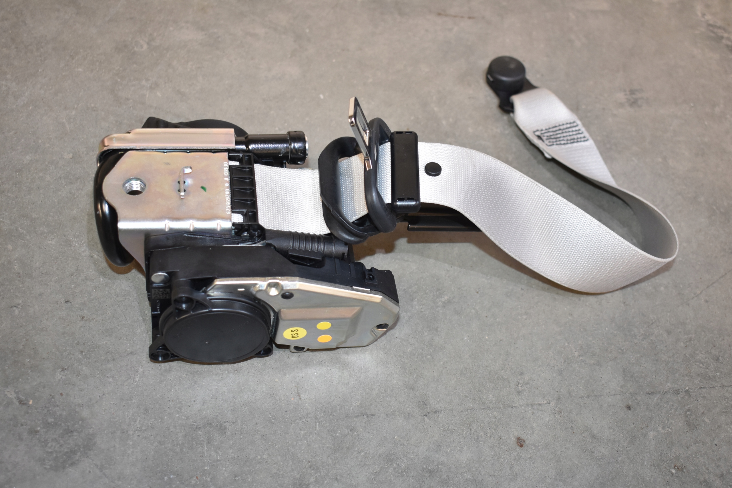 perfect condition tension belt BEZPECZENSTWA front front right grey PORSCHE 992 1 9