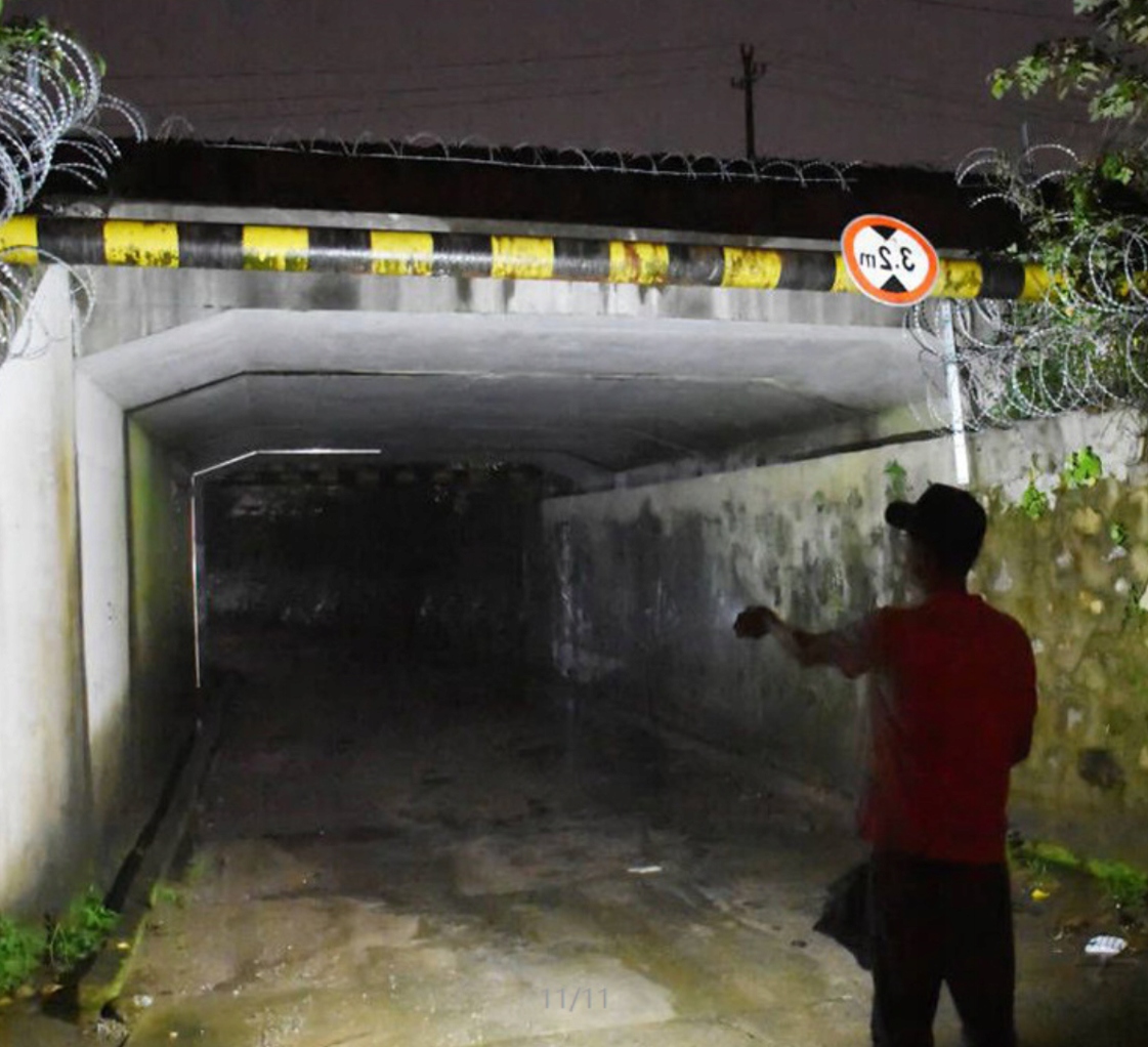 LAMPA HALOGEN NA AKUMULATOR MOCNA LATARKA MAGNES Wysokość produktu 6 cm