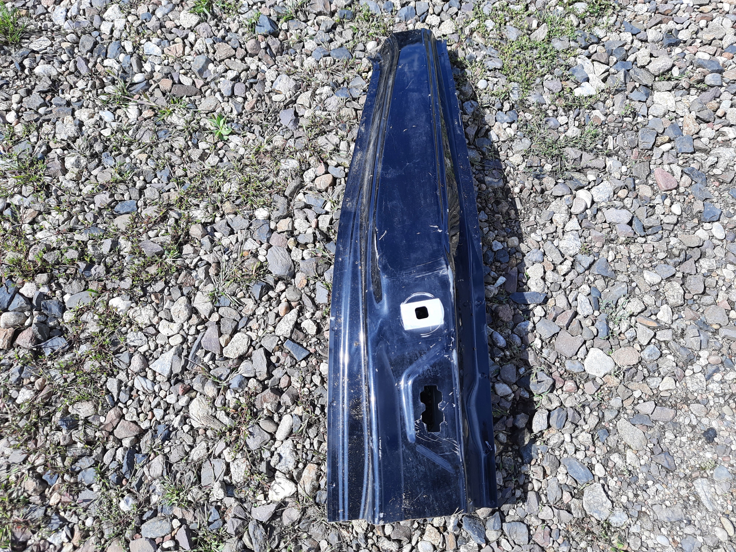 BMW G01 SLUPEK SRODKOWY LEWY