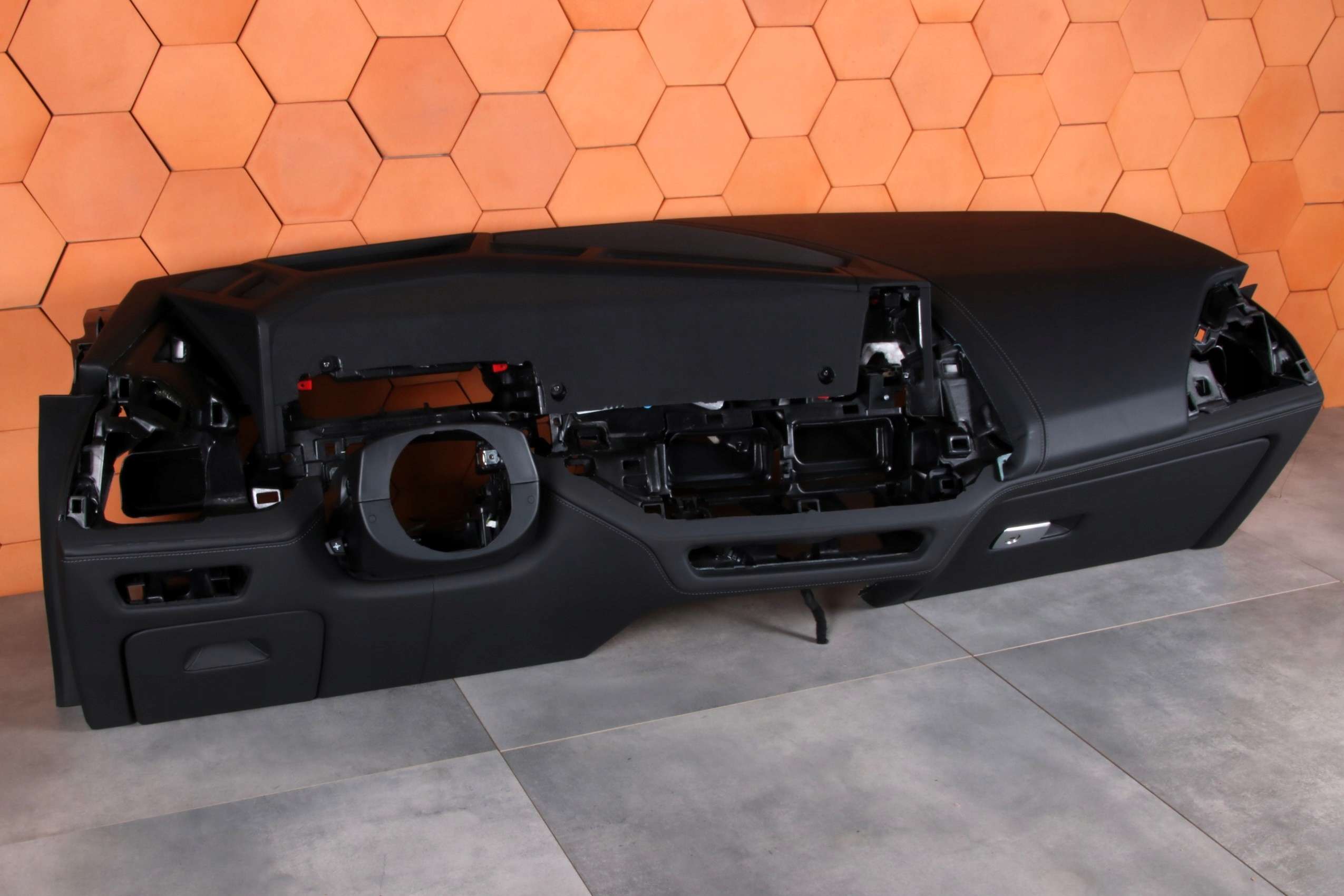 BMW XM X8 G09 originál dashboard instrument panel console MERINO black HEAD UP