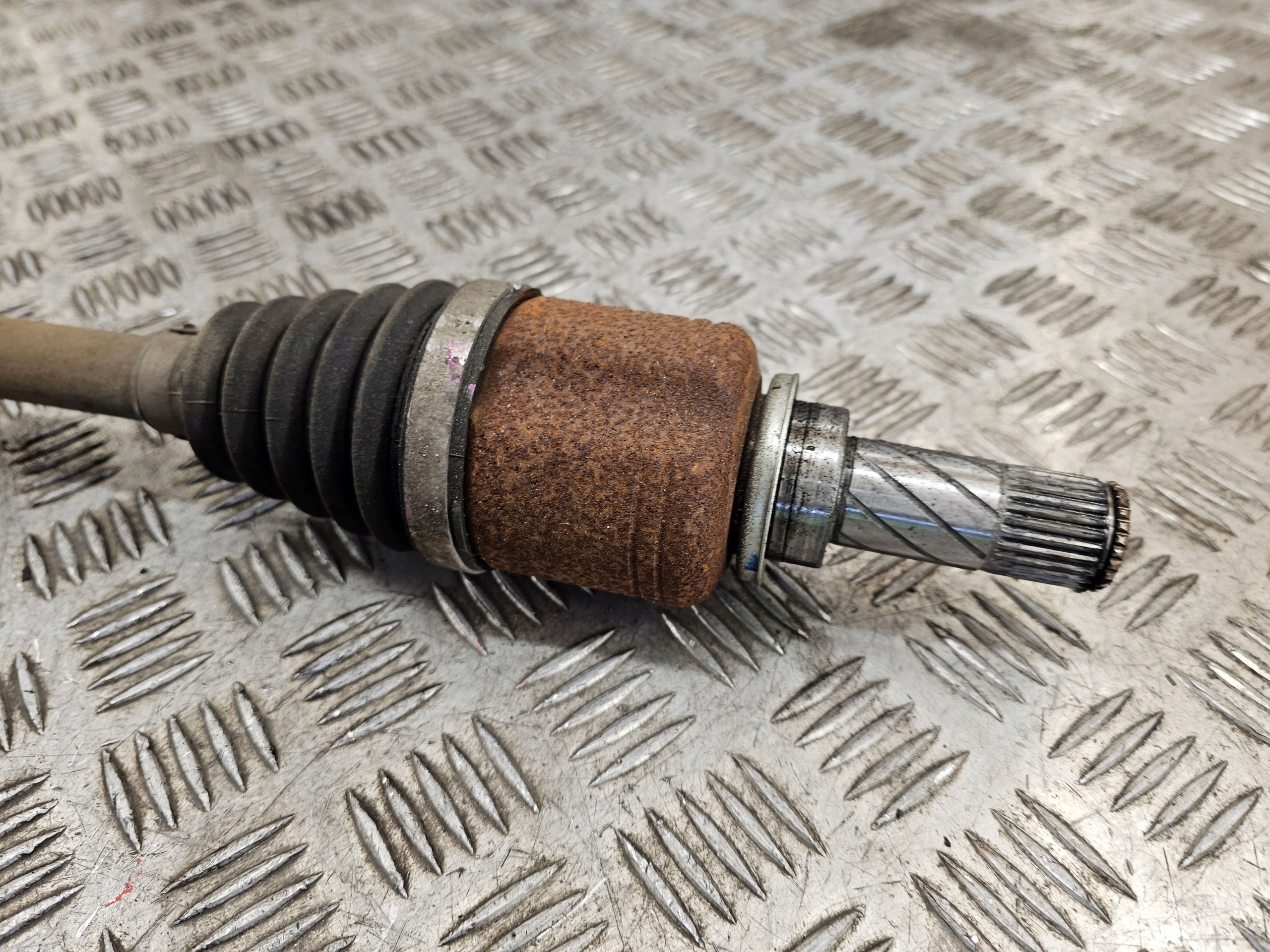 semi-axis left front 0.9 TCE 90KM 391017355R Renault Clio IV (2012-2019)