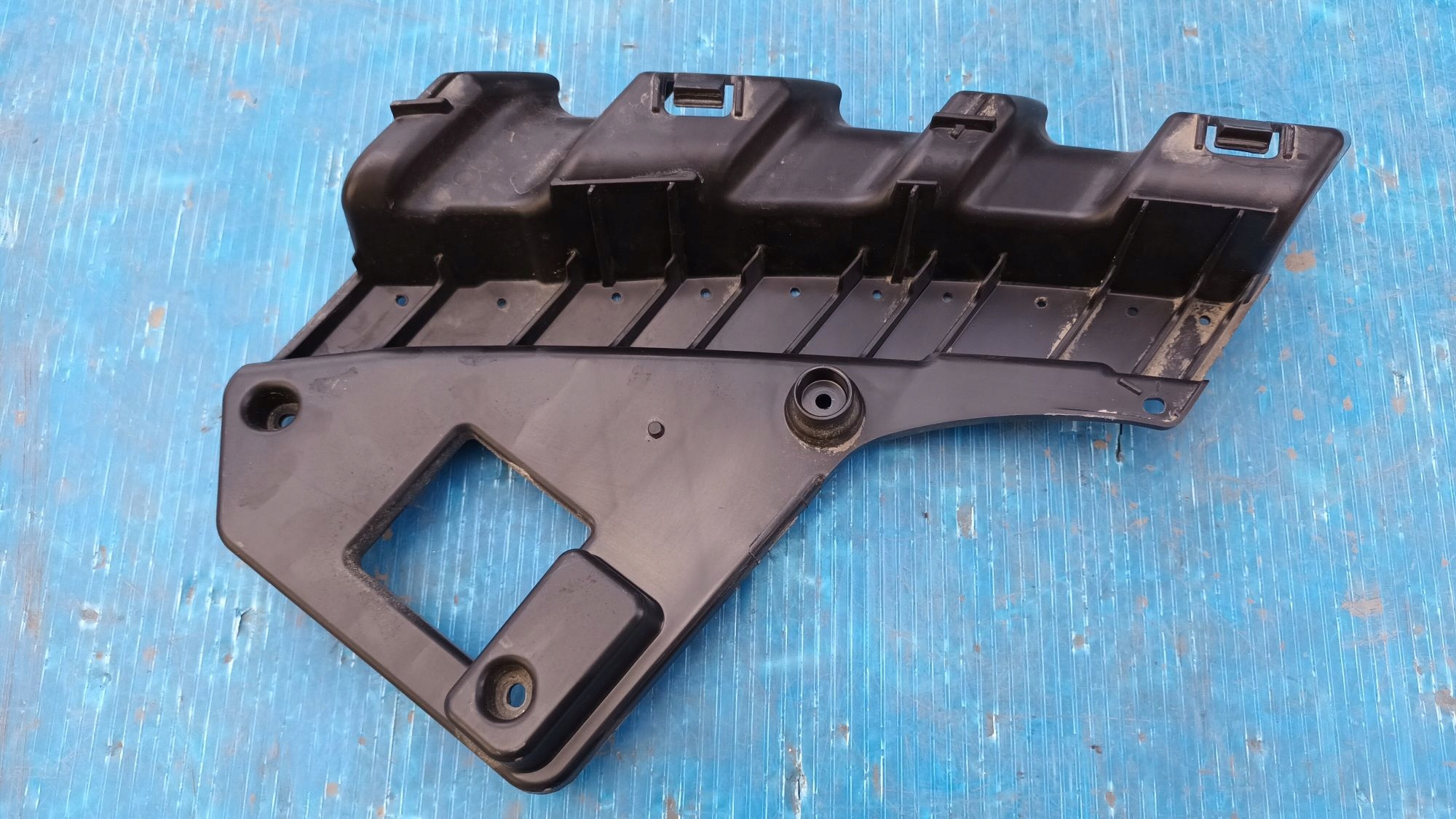 left rear light holder TESLA MODEL 3 LIFT 21->