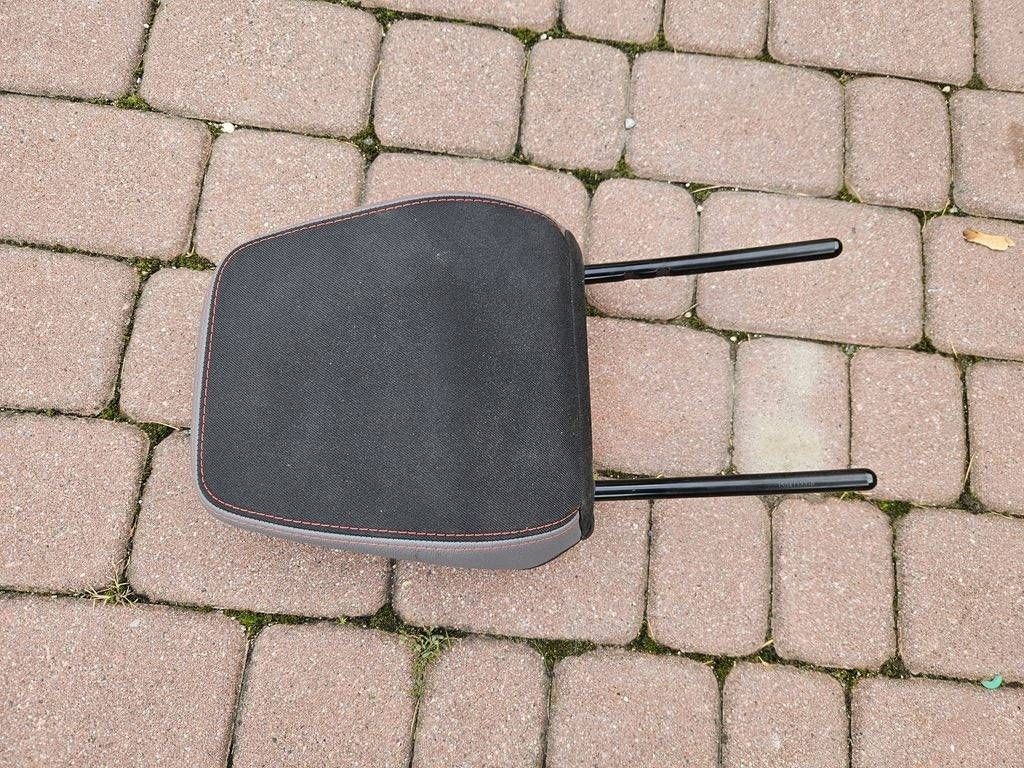 rest seat front of the front semi leather Opel Mokka B
