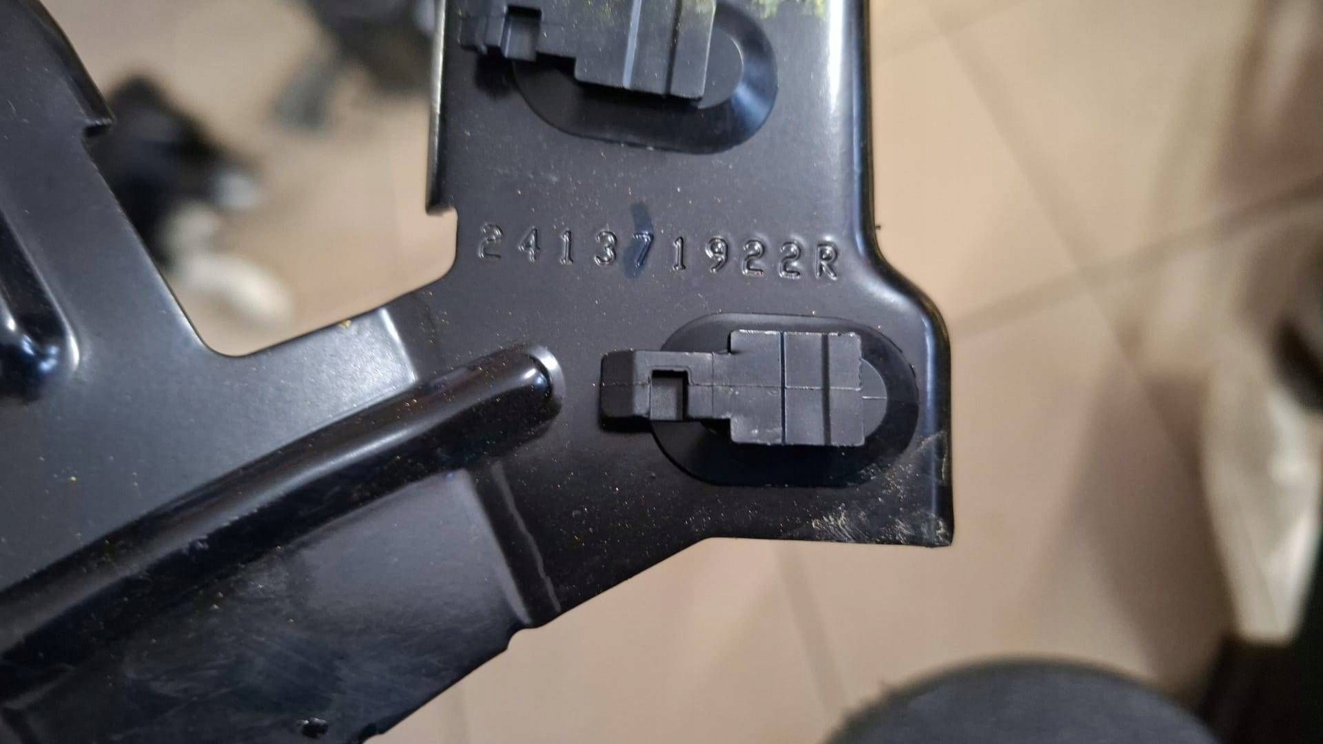 bracket holder Renault Espace VI 241371922R