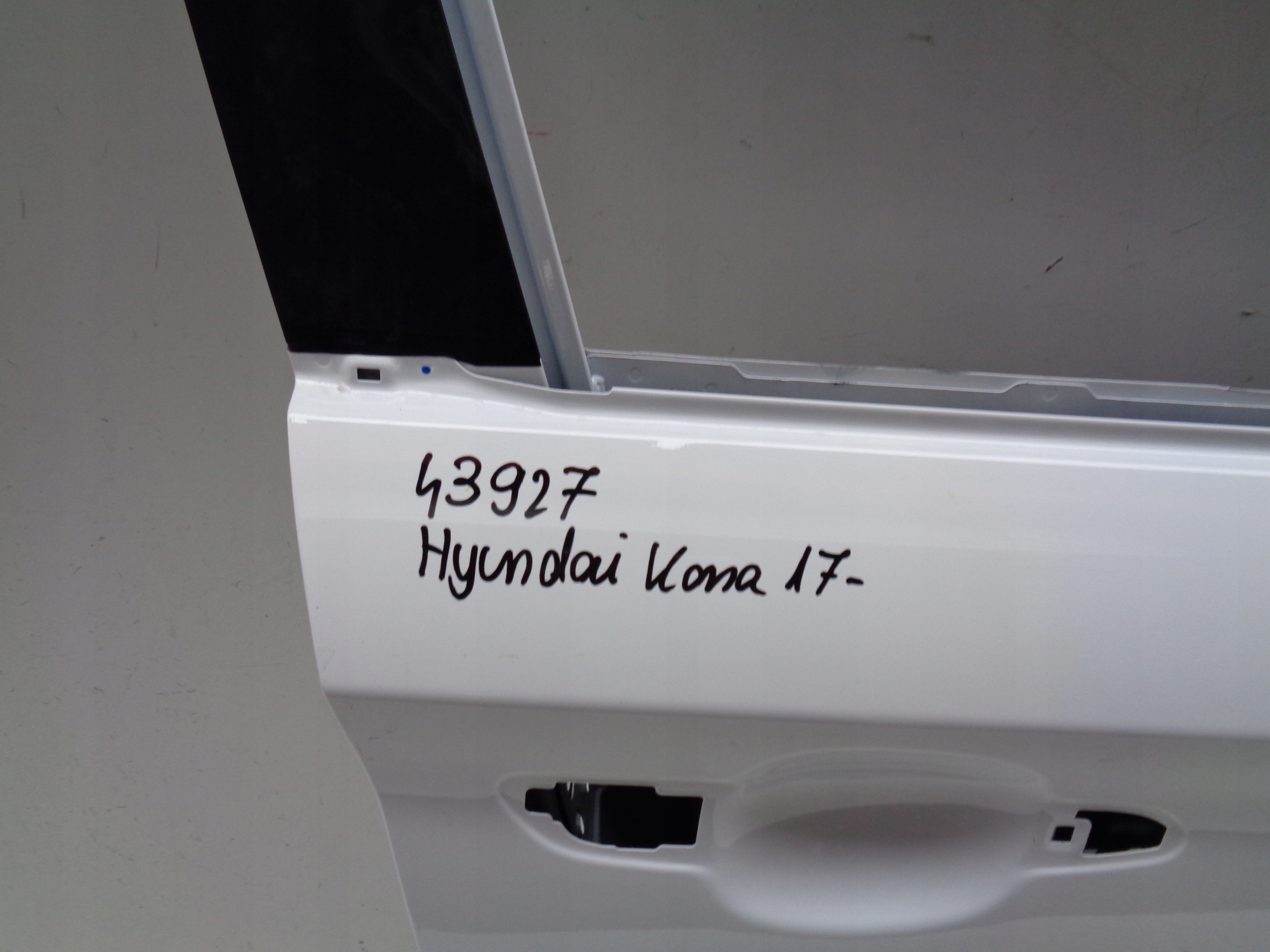 DRZWI PRAWE PRZEDNIE HYUNDAI KONA 17- NR 43927 Numer katalogowy części DRZWI PRAWE PRZEDNIE HYUNDAI KONA 17- NR 43927