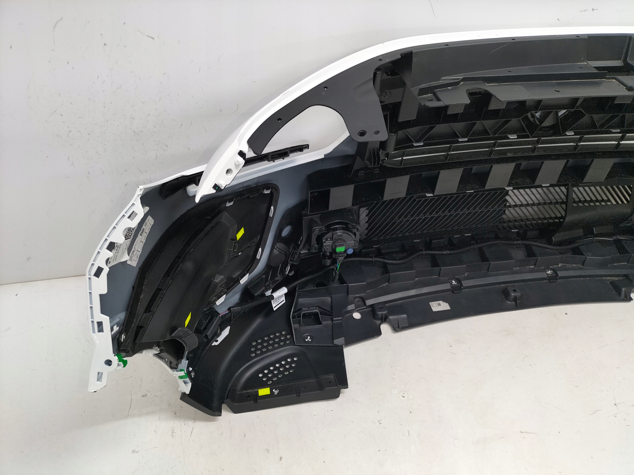 nárazník predný predok CITROEN C3 IV 24