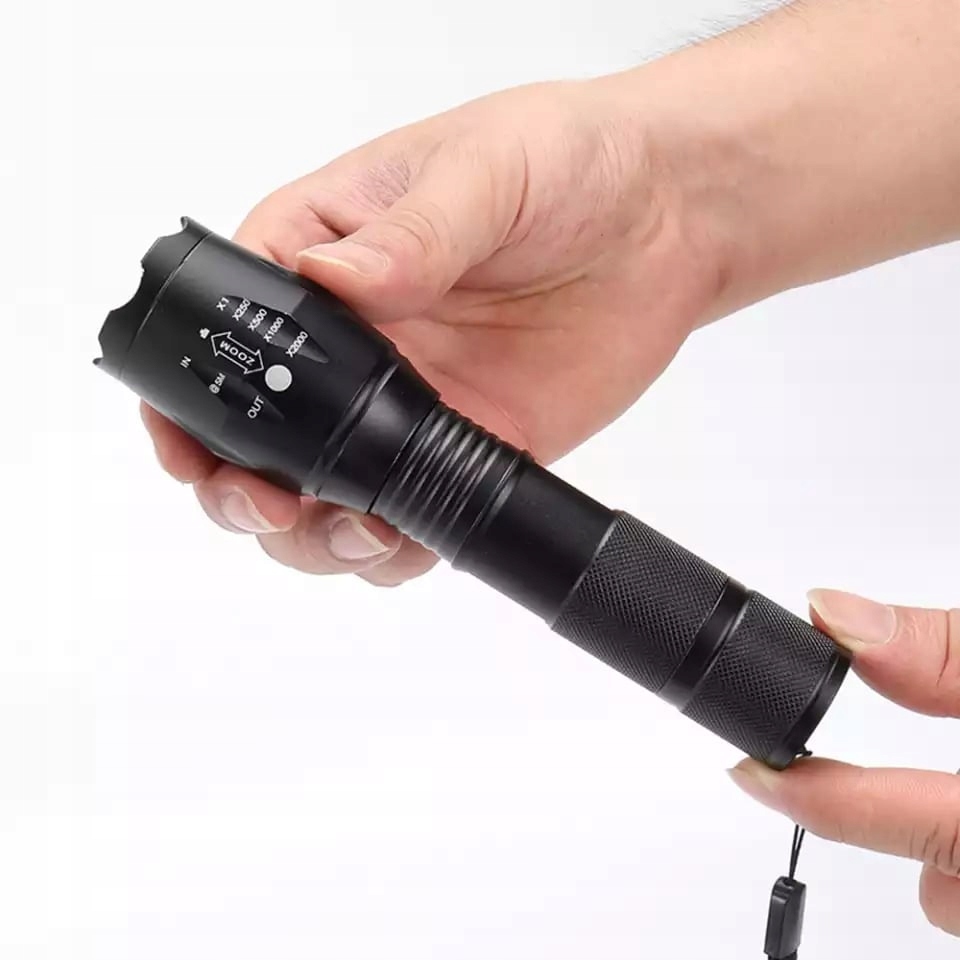 LATARKA TAKTYCZNA XML-T6 SUPER MOCNA LED XML-T6 Zasilanie akumulatorowe