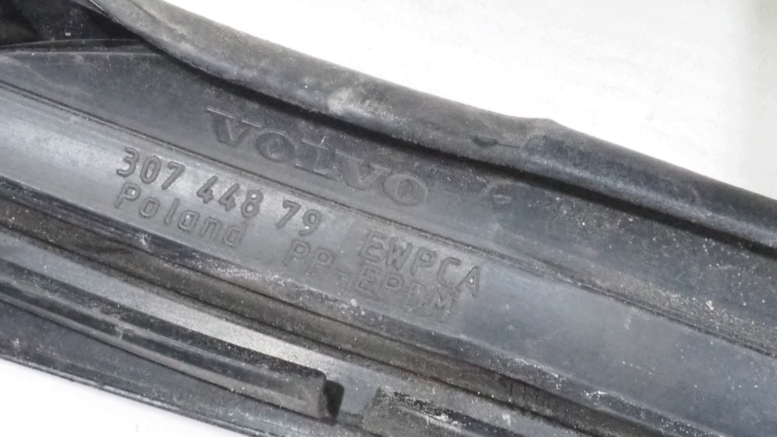 Volvo XC60 moulding threshold left