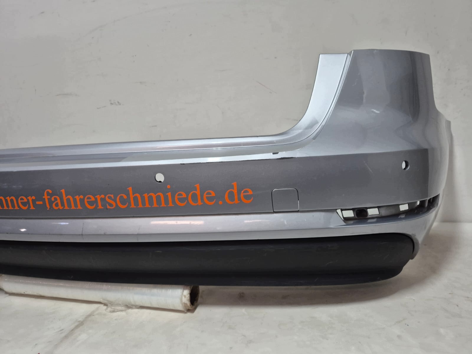 AUDI A4 B9 8W KOMBI 15-19 bumper rear part rear 4XPDC