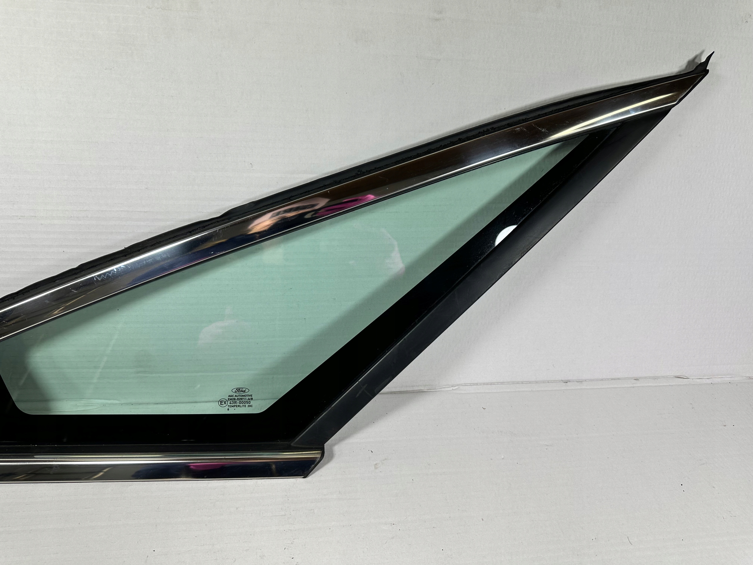 S-MAX MK2 SZYBA KAROSERYJNA LEWA PRZEDNIA EM2B-R29711-A Producent części Ford OE