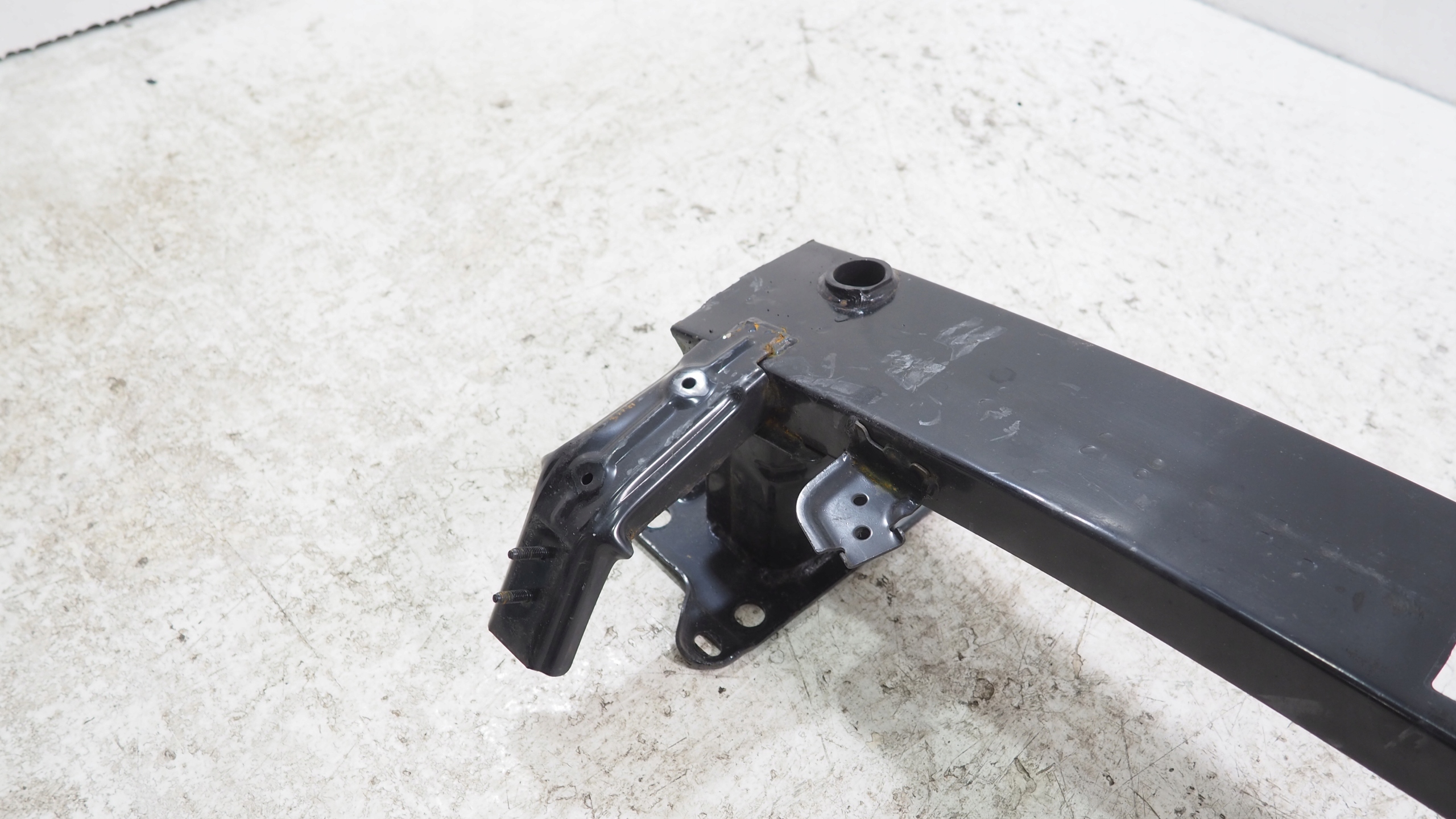 Kia Ceed III bumper support front