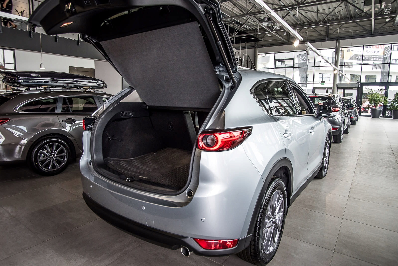 MAZDA CX-5 KF 2017- ROLETA BAGAŻNIKA KB7WV1350 Producent części Mazda OE