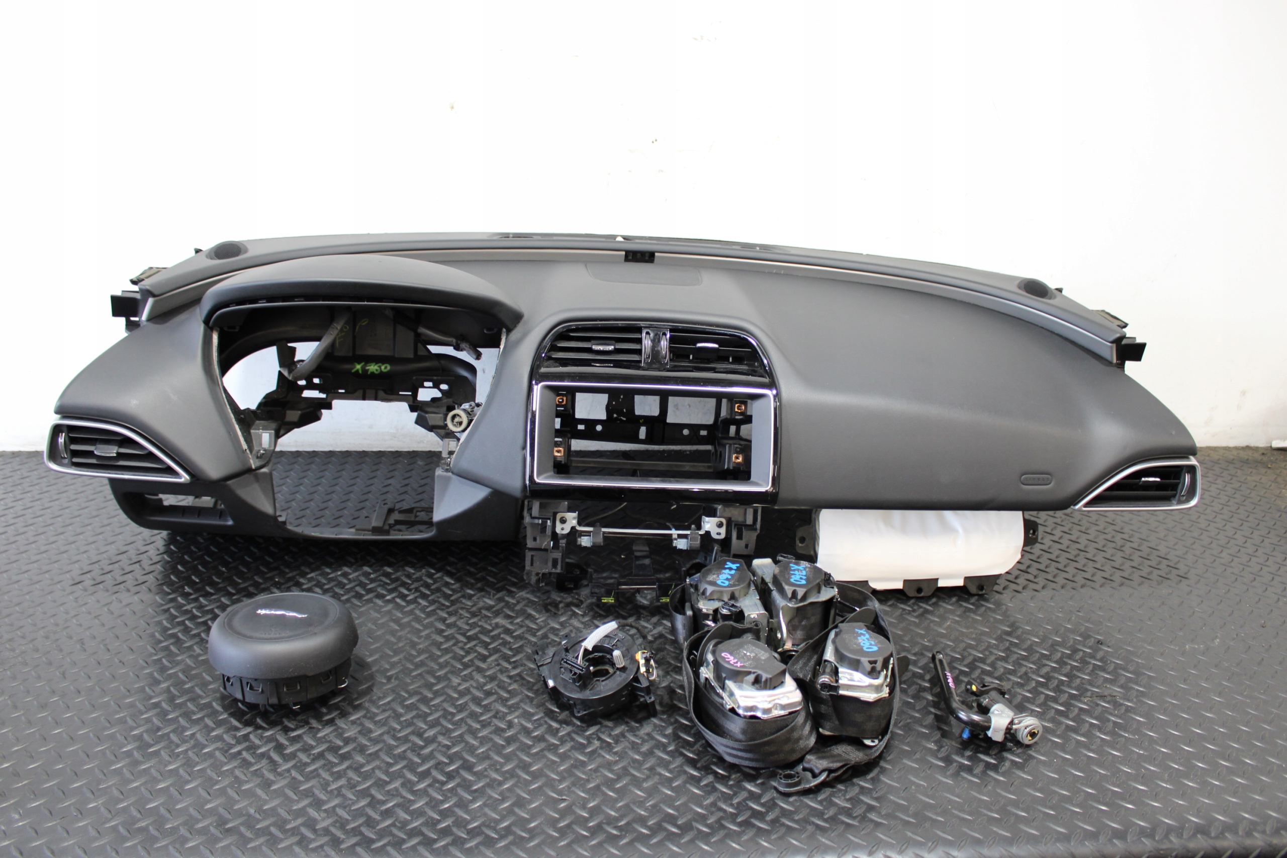 dashboard console airbag airbags JAGUAR XE X760