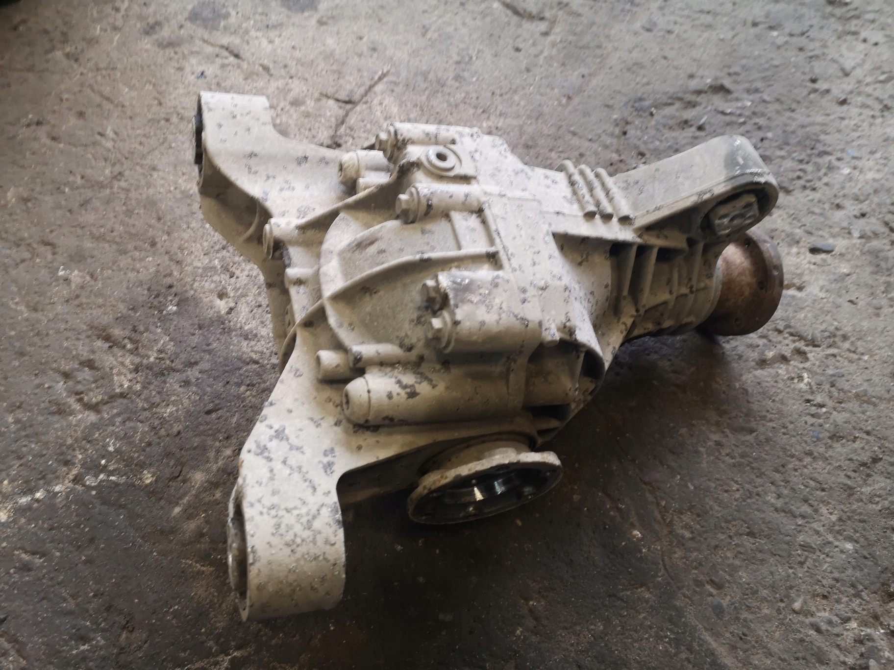 AUDI Q7 4L 3.0 TDI differential diff differential rear rear part