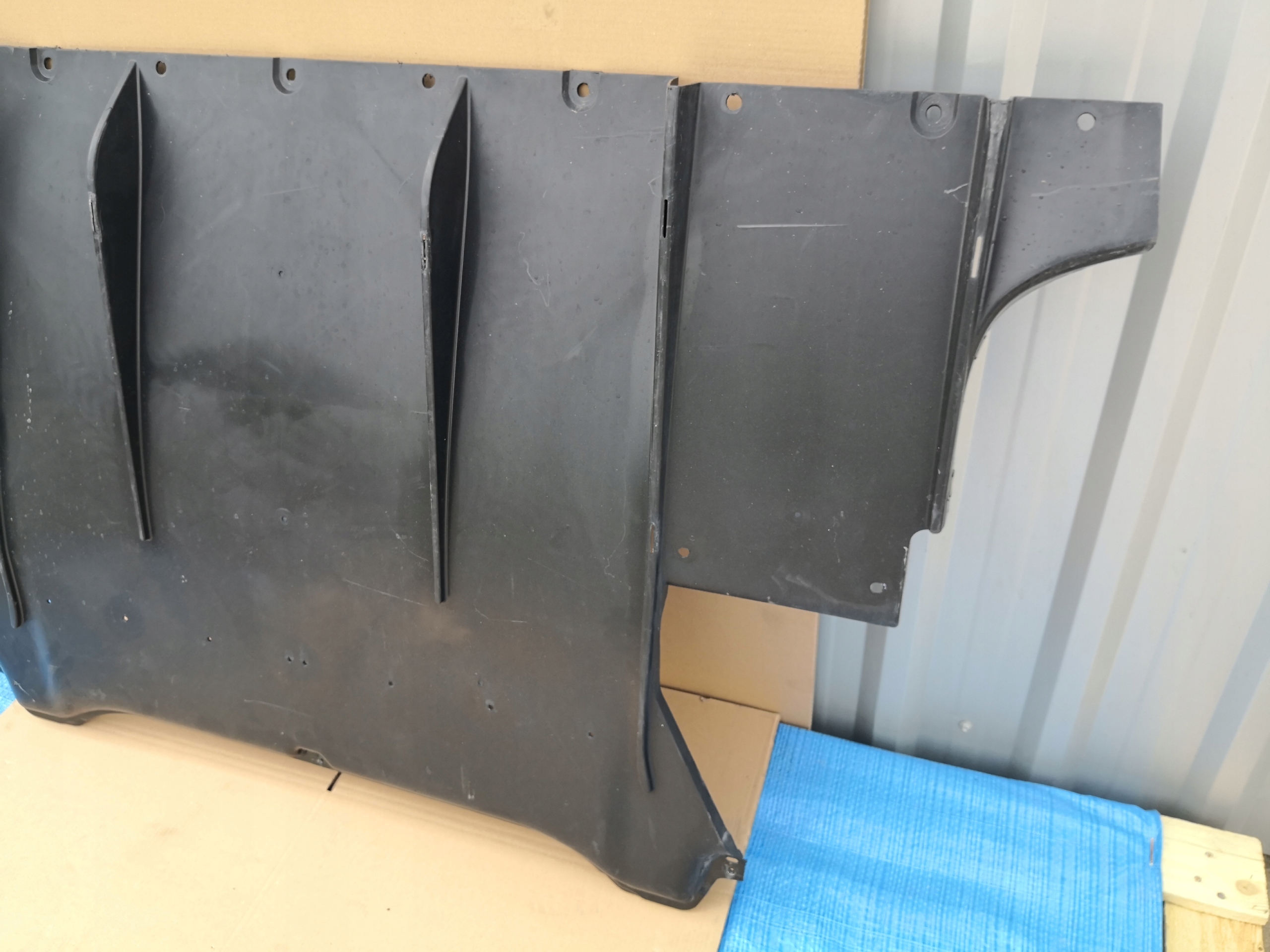 TESLA X PŁYTA OSŁONA TYLNA PODWOZIA 1072635-00-B Producent części Tesla