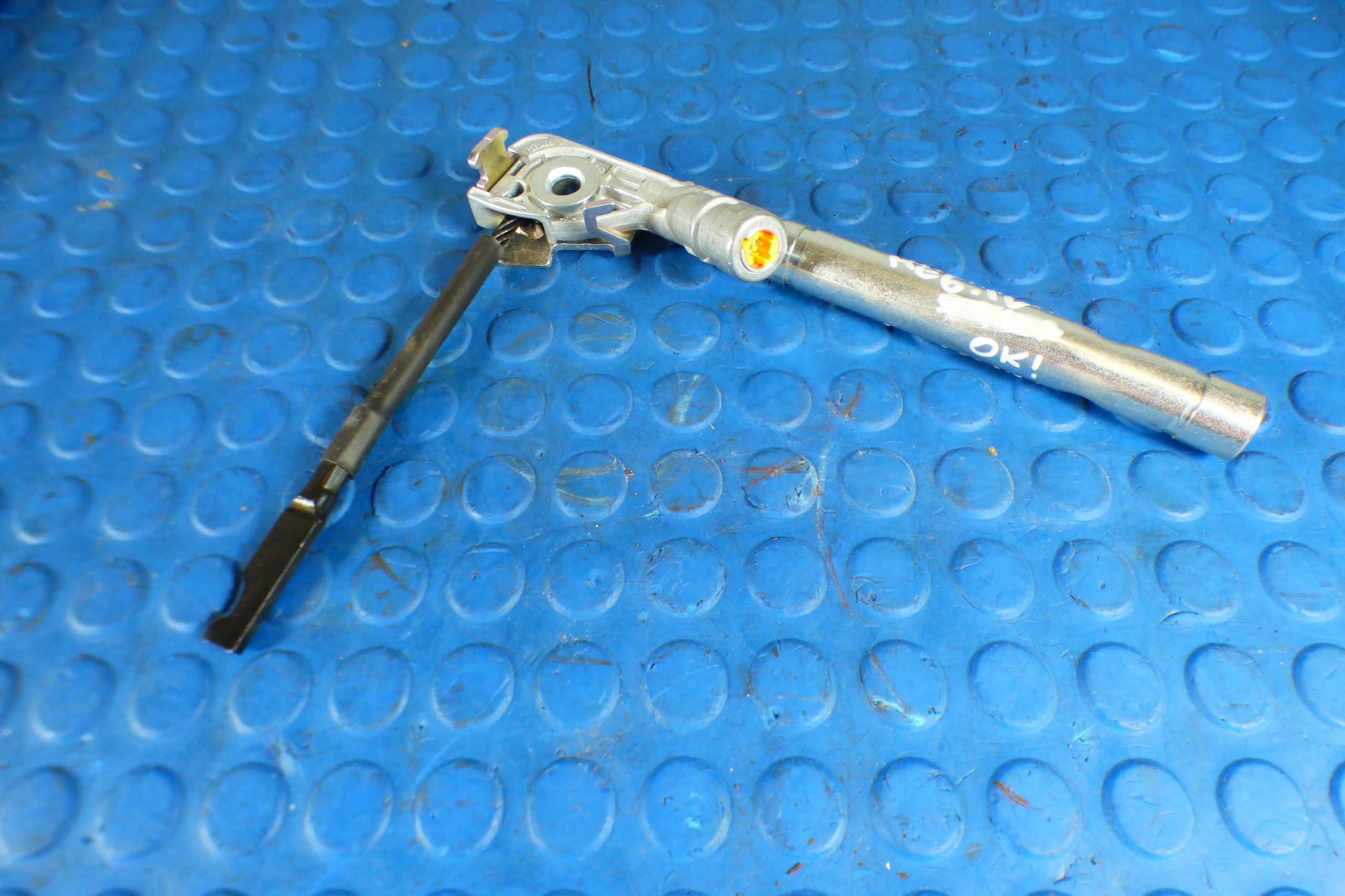 switch supports right 878163402R stbdb RENAULT MEGANE IV