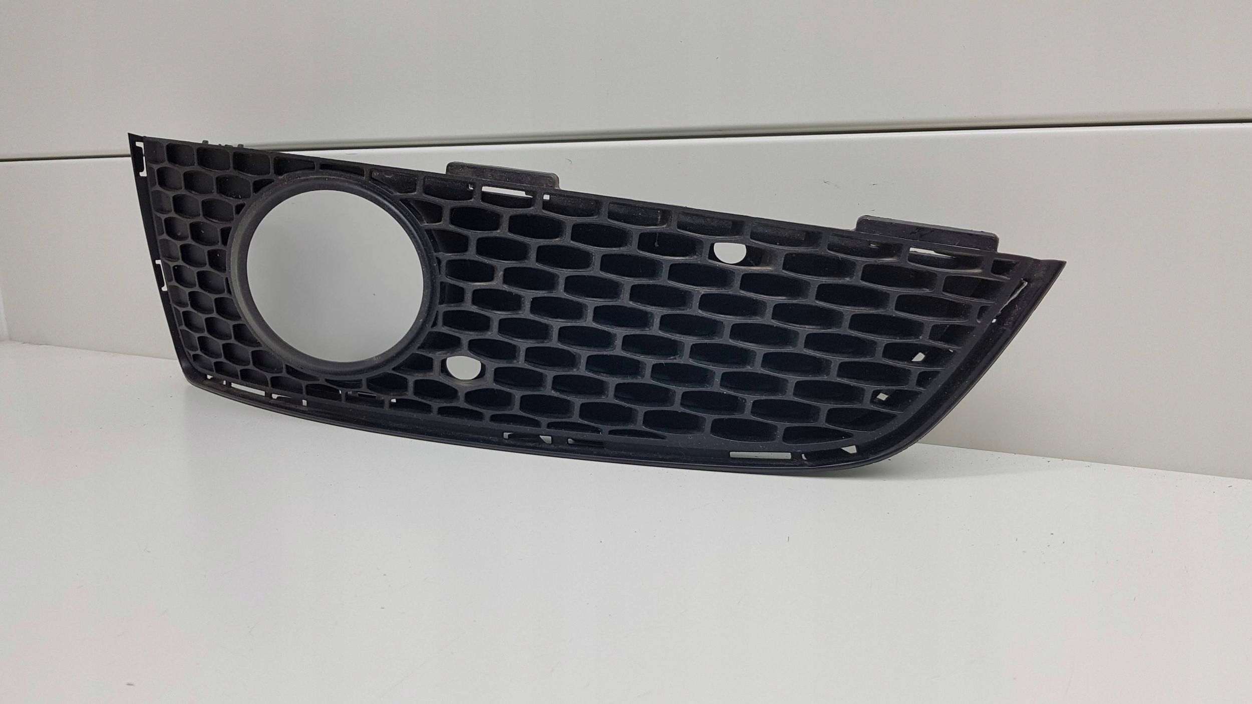 SAAB 95 9-5 AERO 2010 - grid right bumper front 12843703