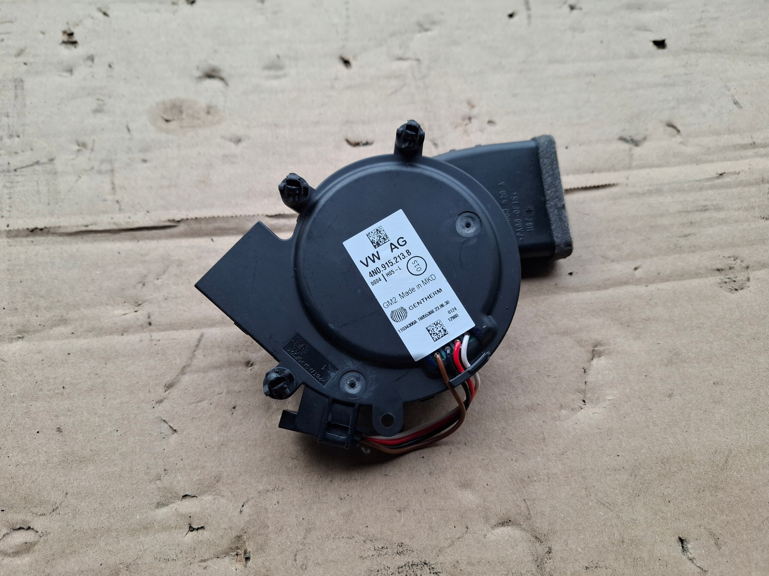 AUDI A8 D5 ventilátor KOMPUTERA 4N0915213B