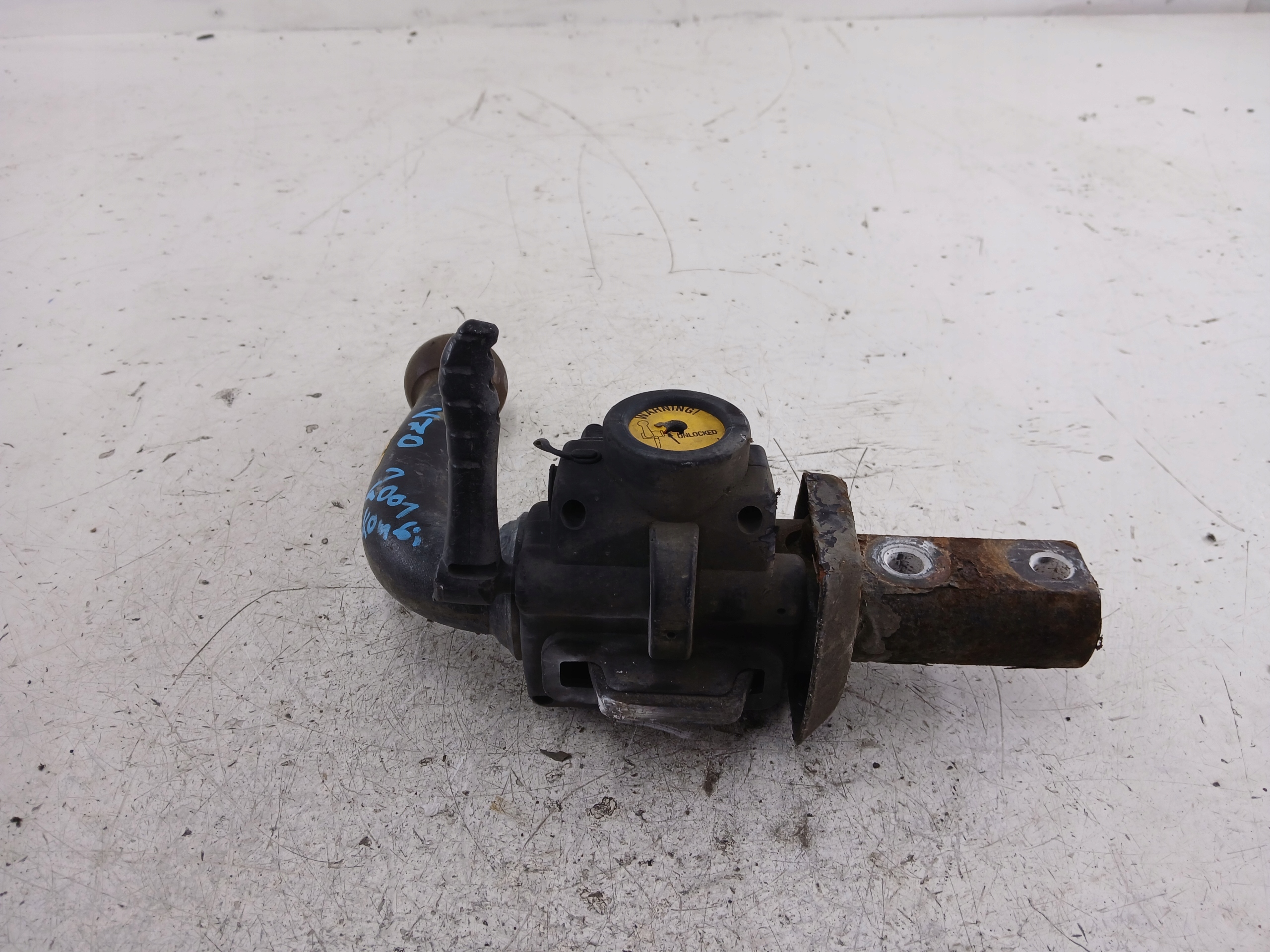 VOLVO V70 II tow 9204503 A50-X