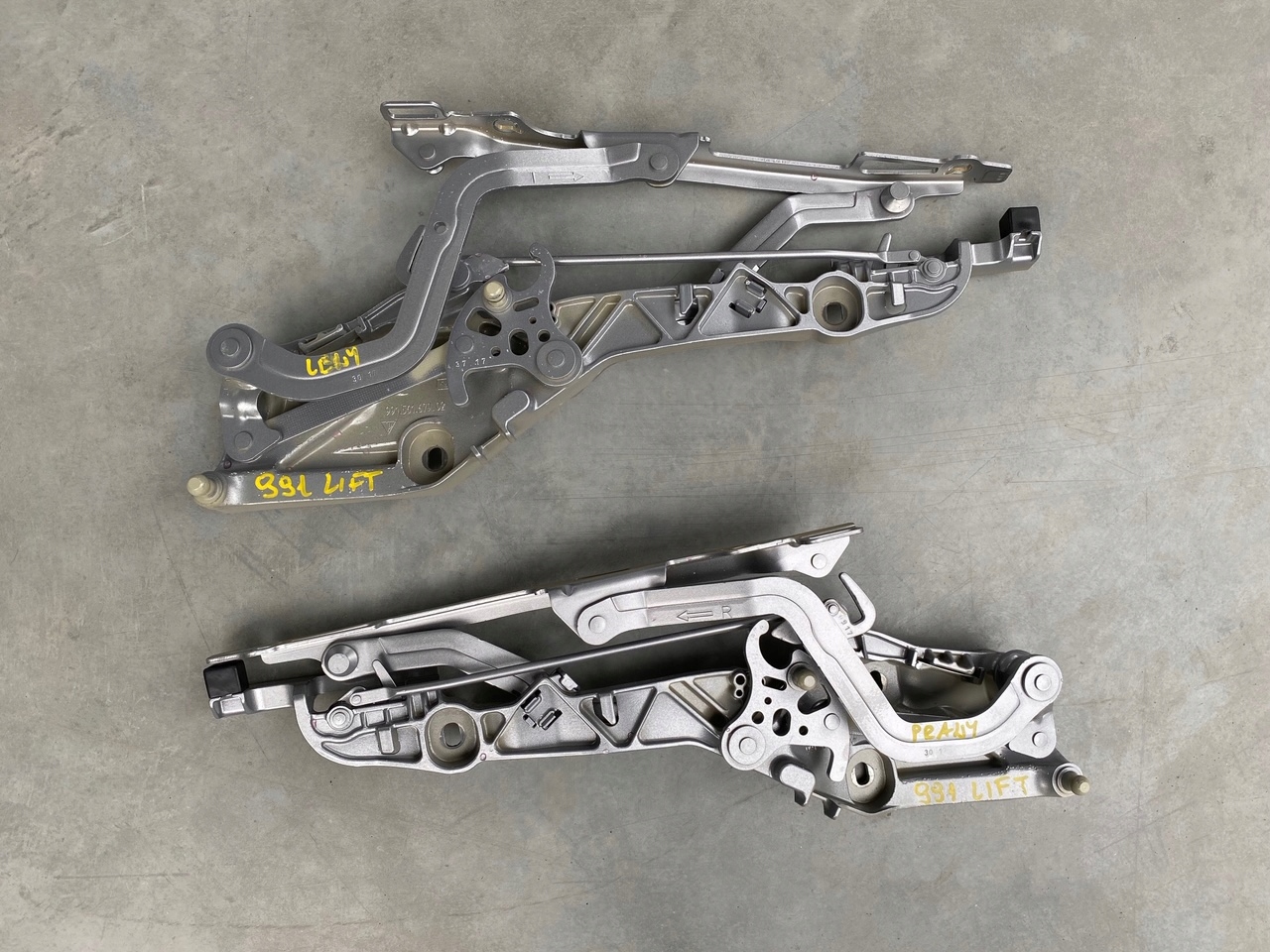 ZAWIAS TYLNEJ KLAPY PORSCHE 911 991 CABRIO