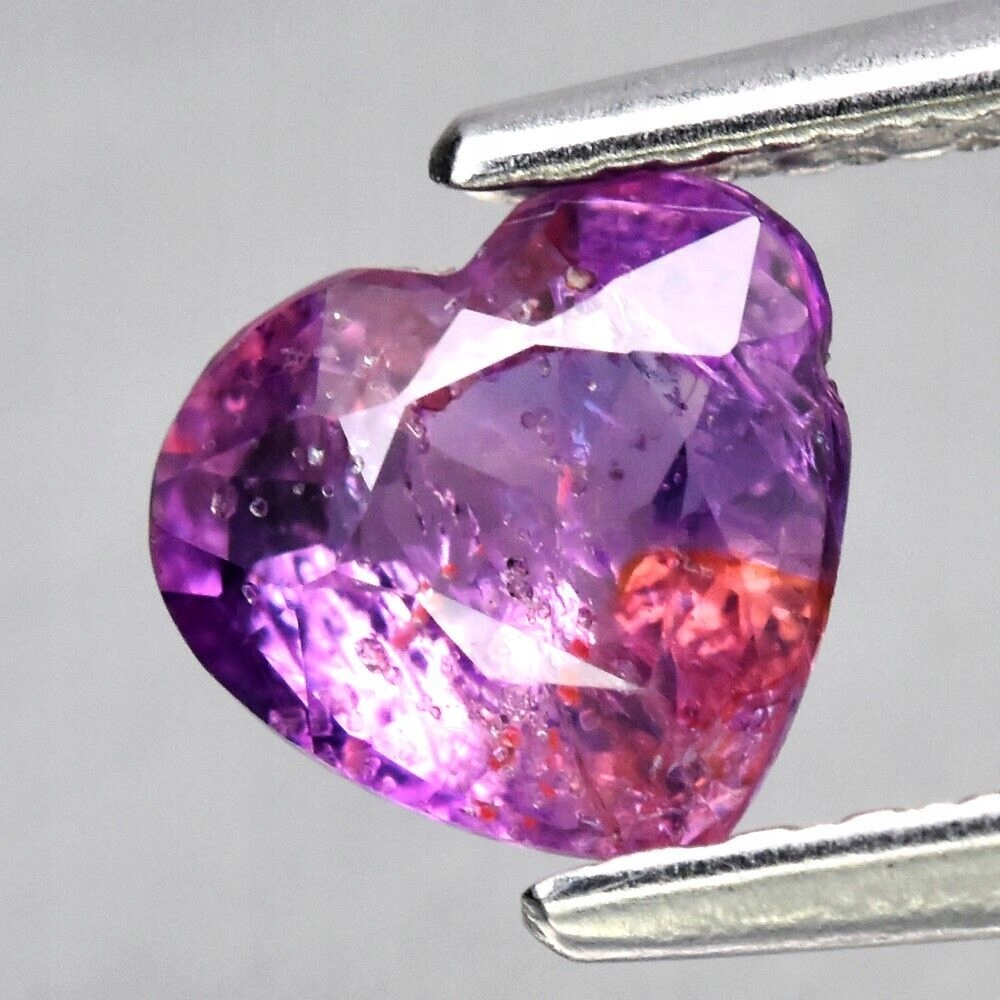 Přírodní Safír 0.69ct Fialové Srdce eCertifikát Wbd